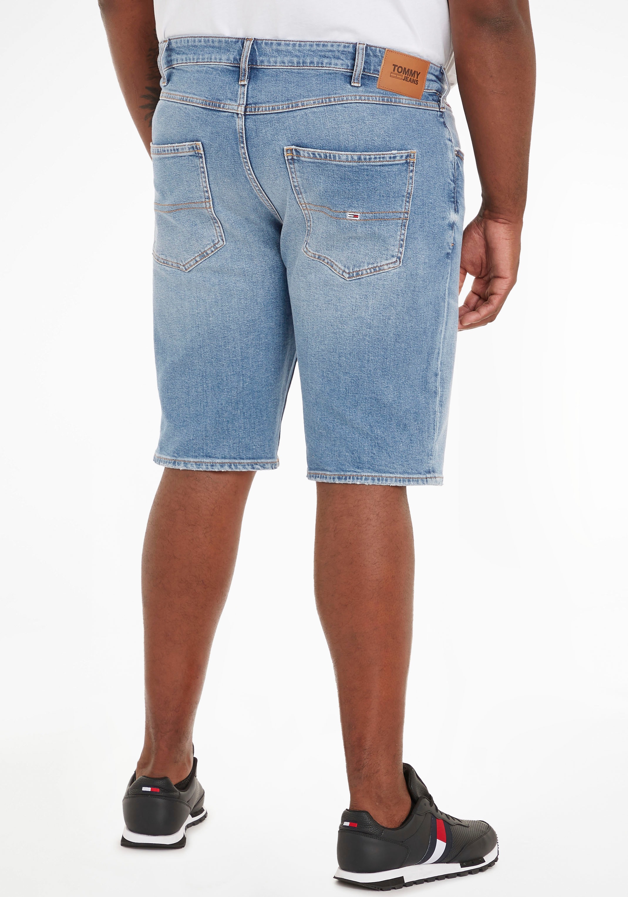 Tommy Jeans Plus Shorts »TJM RONNIE SHORT PLUS BG0135«, mit Gürtelschlaufen kaufen