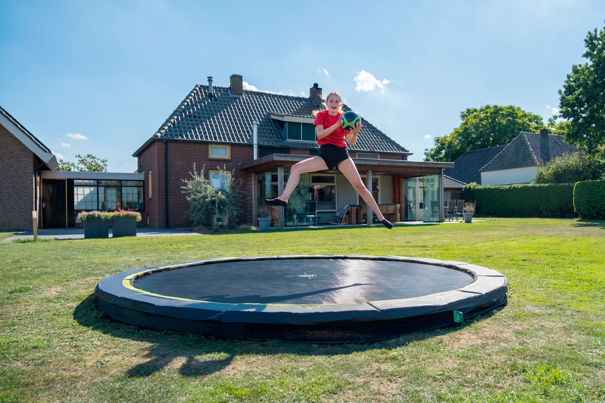 EXIT Bodentrampolin »Silhouette«