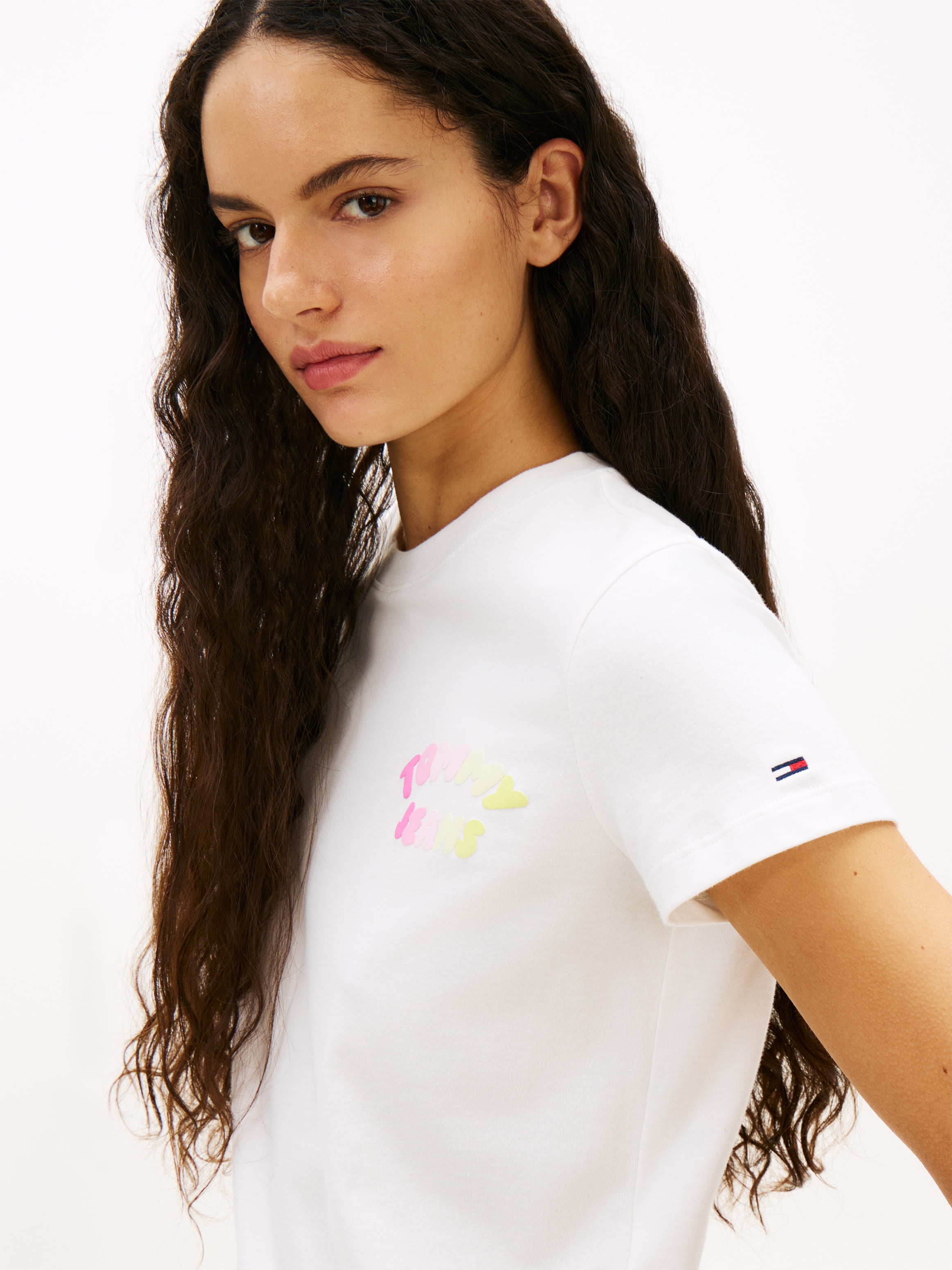 Tommy Jeans Kurzarmshirt »TJW REG TJ BUBBLE SS TEE EXT« mit verspieltem Logo-Print