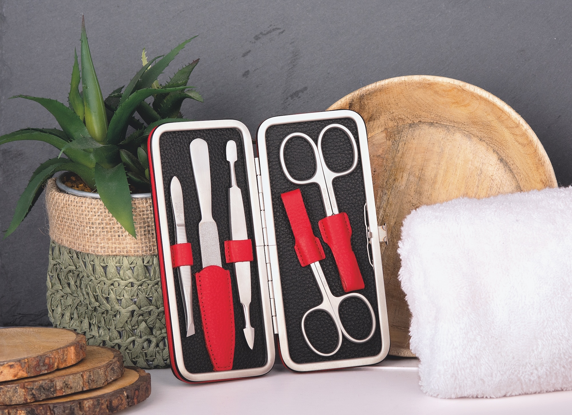 ERBE Maniküre-Etui »Colorado«, (Set, 5 tlg.), Echtleder, Kontrastnähte, Druckknopfverschluss, rostfreie Instrumente