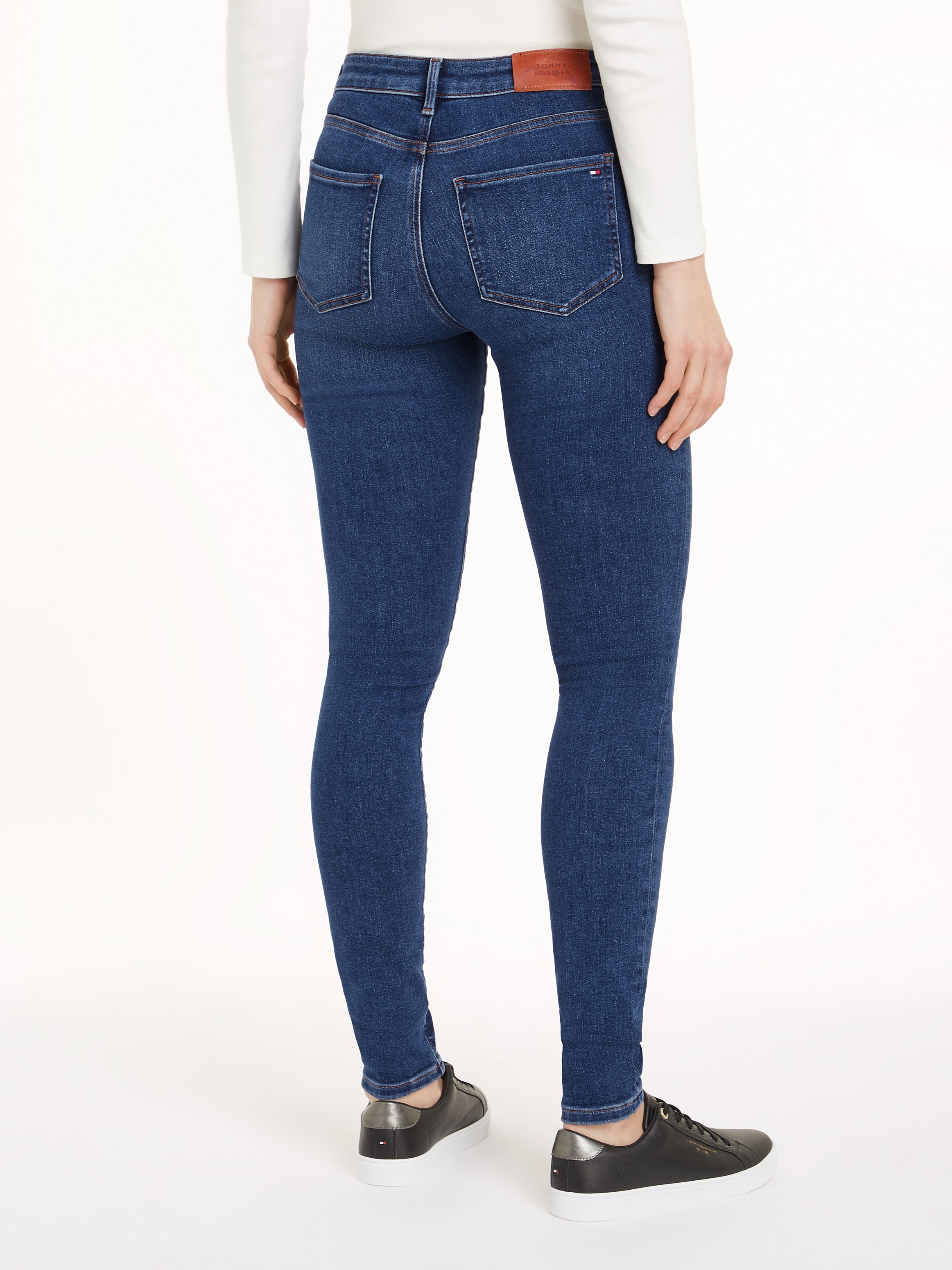 Tommy Hilfiger Skinny-fit-Jeans »HARLEM U SKINNY HW CAL«, mit Tommy Hilfiger Logo-Badge