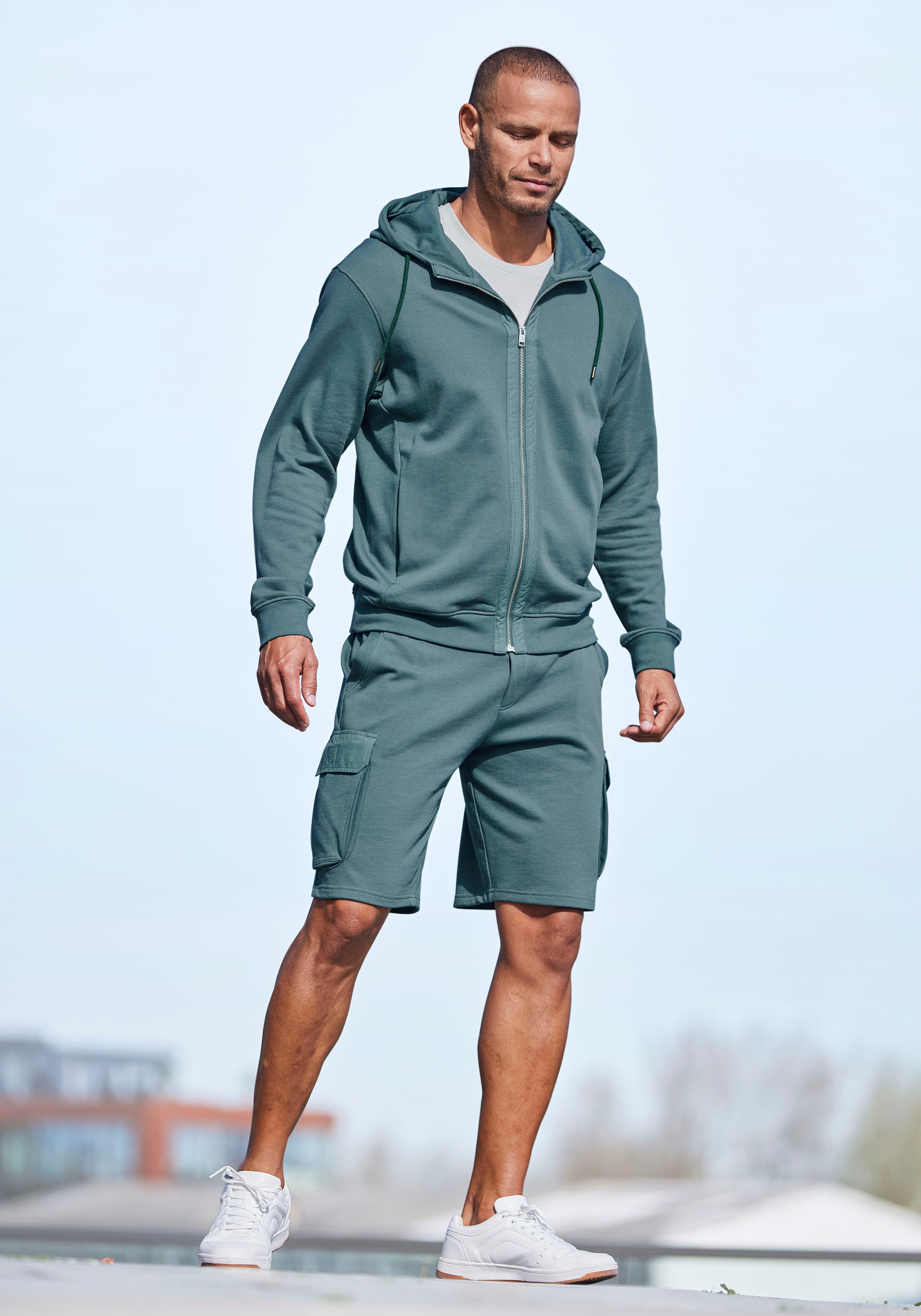 AUTHENTIC LE JOGGER Sweatshorts, Cargotaschen mit Webdetails