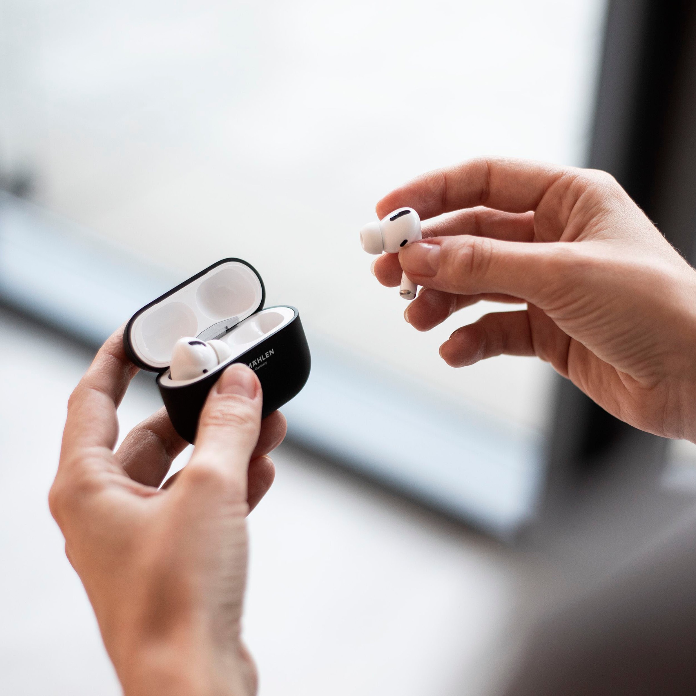VONMÄHLEN Kopfhörer-Schutzhülle »Thin Case for AirPods Pro 2nd gen., Cream«