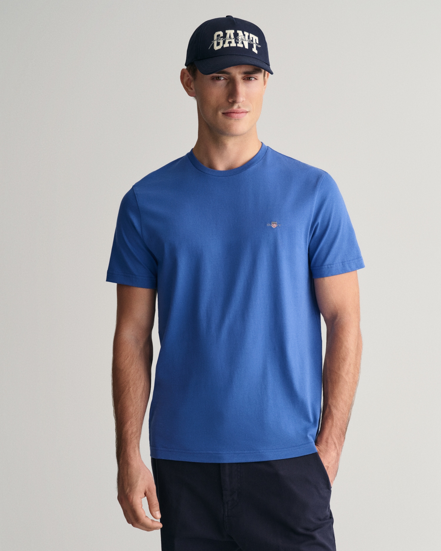 Gant "REG SHIELD SS T-SHIRT" mit Logostickerei auf der Brust günstig online kaufen