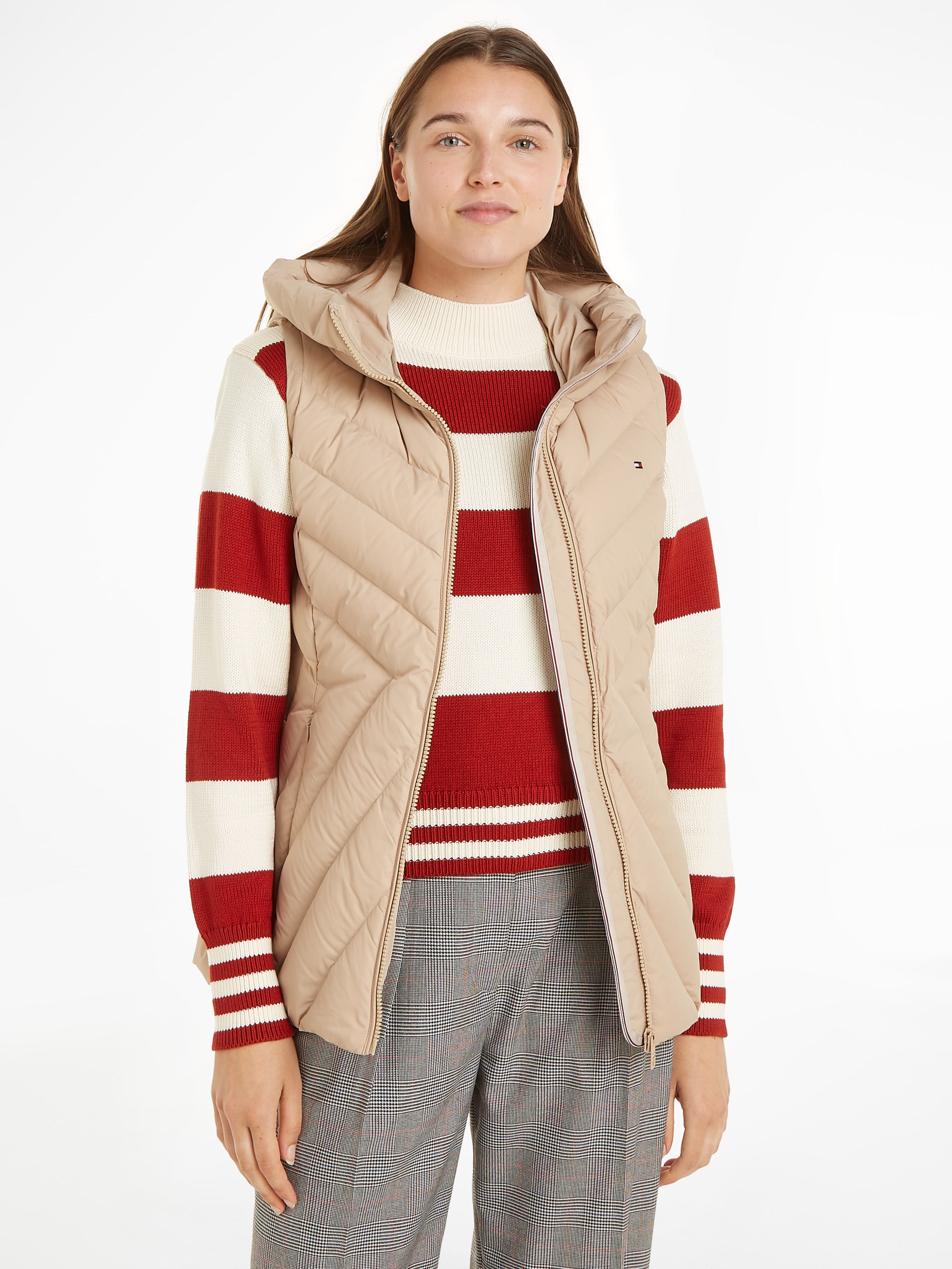 Tommy Hilfiger Steppweste "CHEVRON MW PADDED VEST", mit mittelstarker Wattierung und Tommy Hilfiger Markenlabel