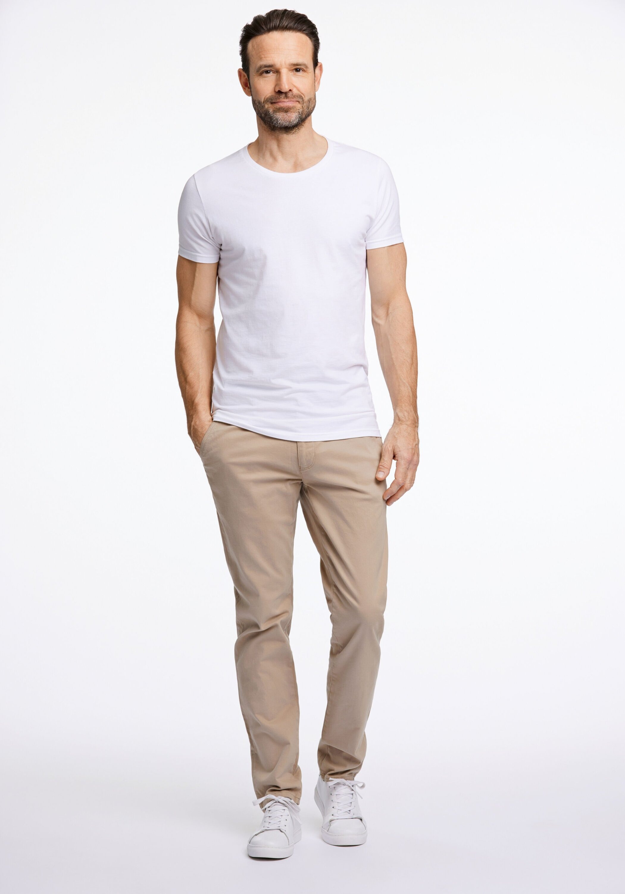 Chinos BISON "Chinos Regular Fit", Herren, Gr. 31, Länge 30, beige (sand), Obermaterial: 97% Baumwolle, 3% Elasthan, unifarben, regular fit, Hosen 2