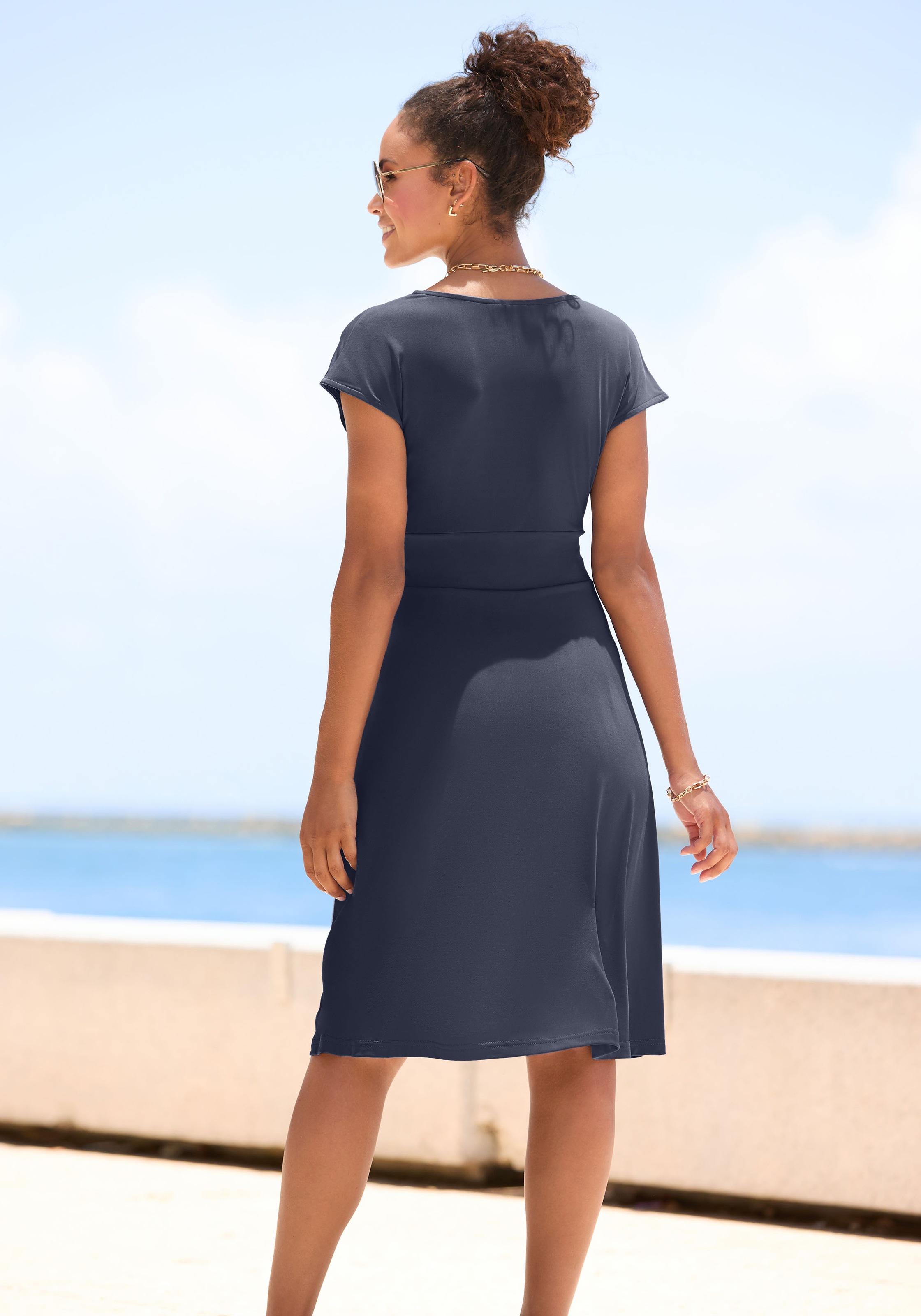 Thumbnail - LASCANA Midikleid aus bügelfreier Ware, elegantes Sommerkleid aus Jersey, Strandkleid