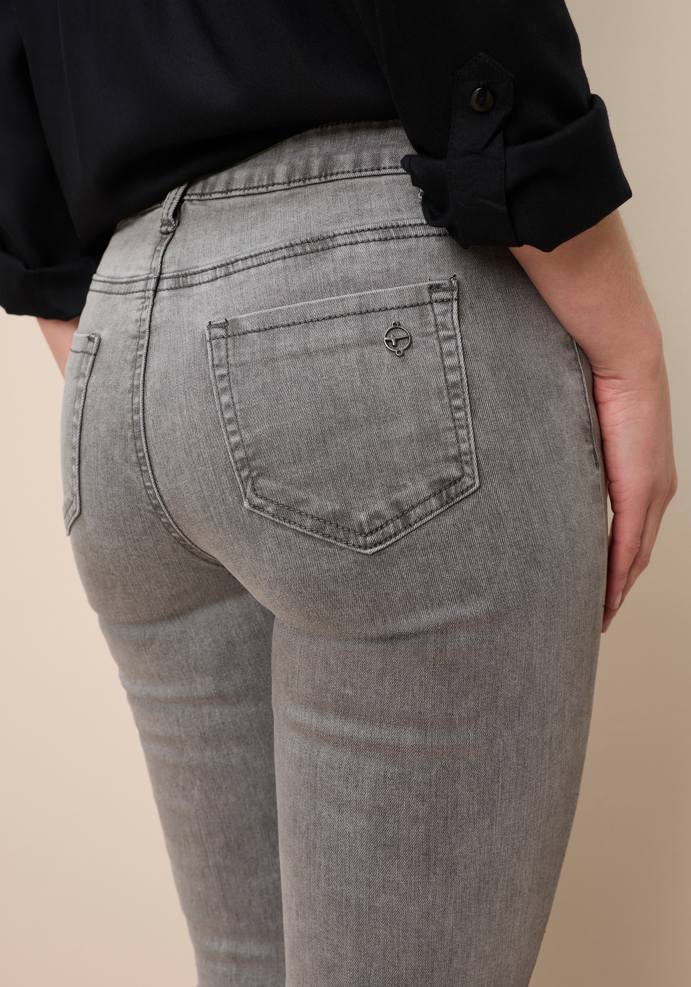 Thumbnail - Tamaris Skinny-fit-Jeans schmale Beinweite, mit Gürtelschlaufenbund, mit Metallreißverschluss