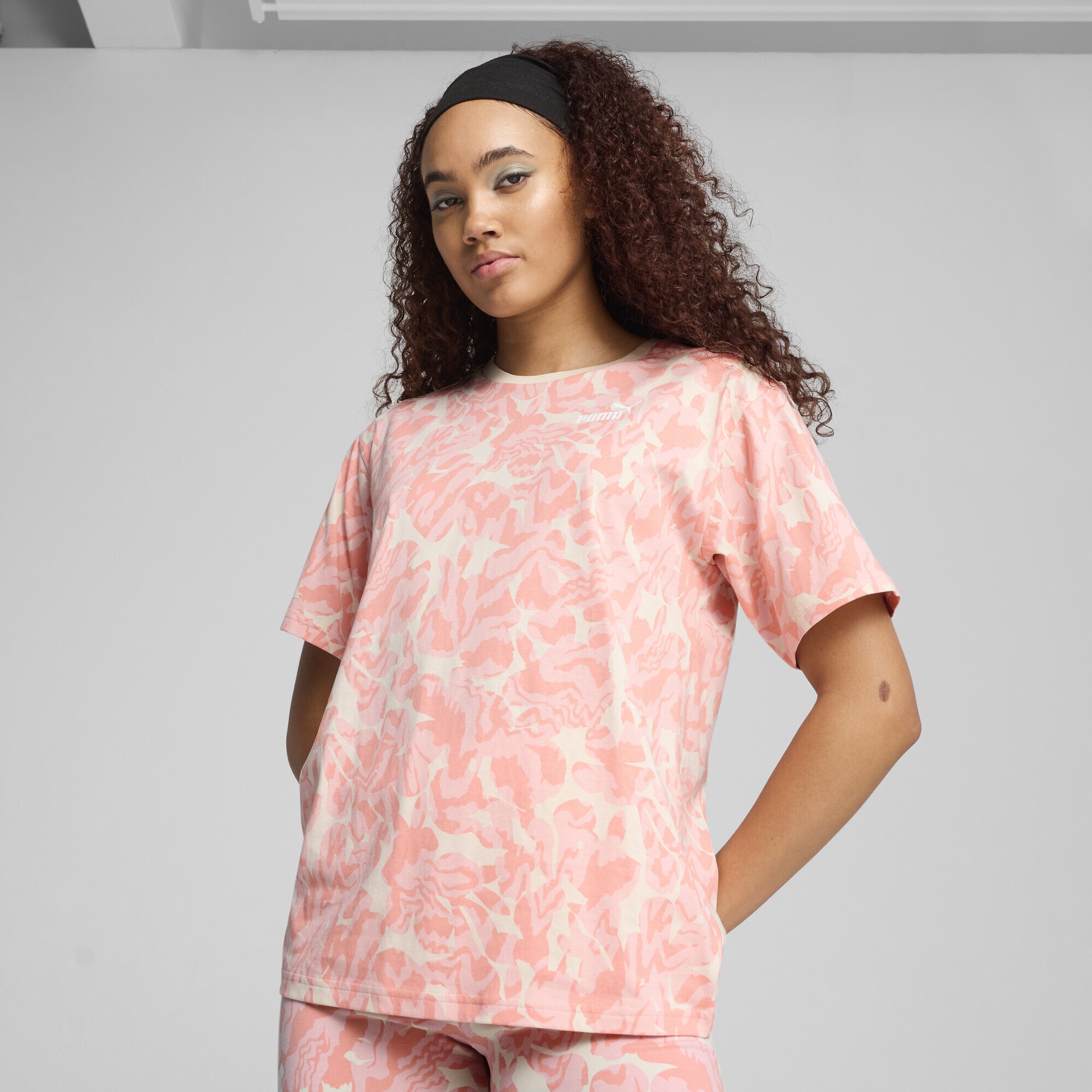 PUMA T-Shirt »ESS NATURE 2.0 Relaxed AOP T-Shirt Damen«