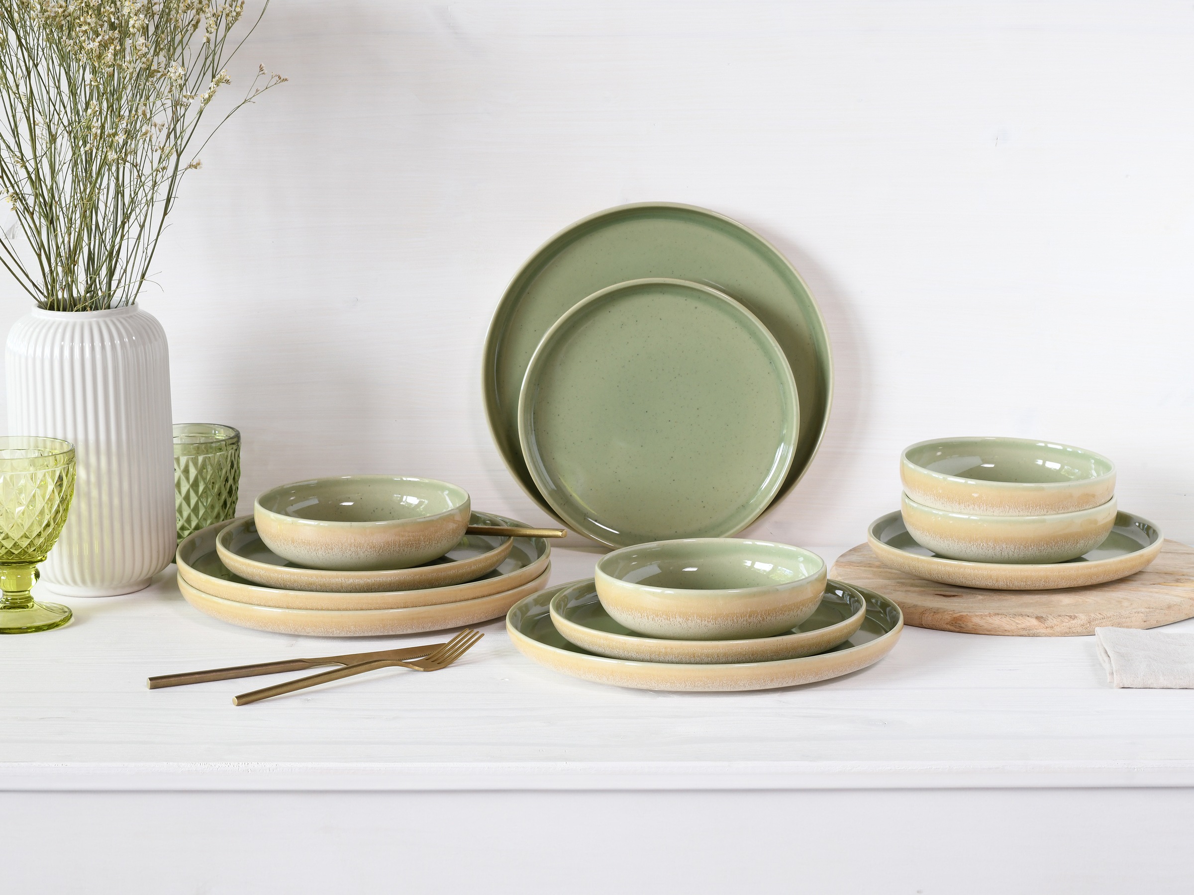 CreaTable Teller-Set »Uno Romana Grün, Tellerset 12-tlg«, (Set, 12 tlg.), Sprenkel, Seidenmatte Glasur