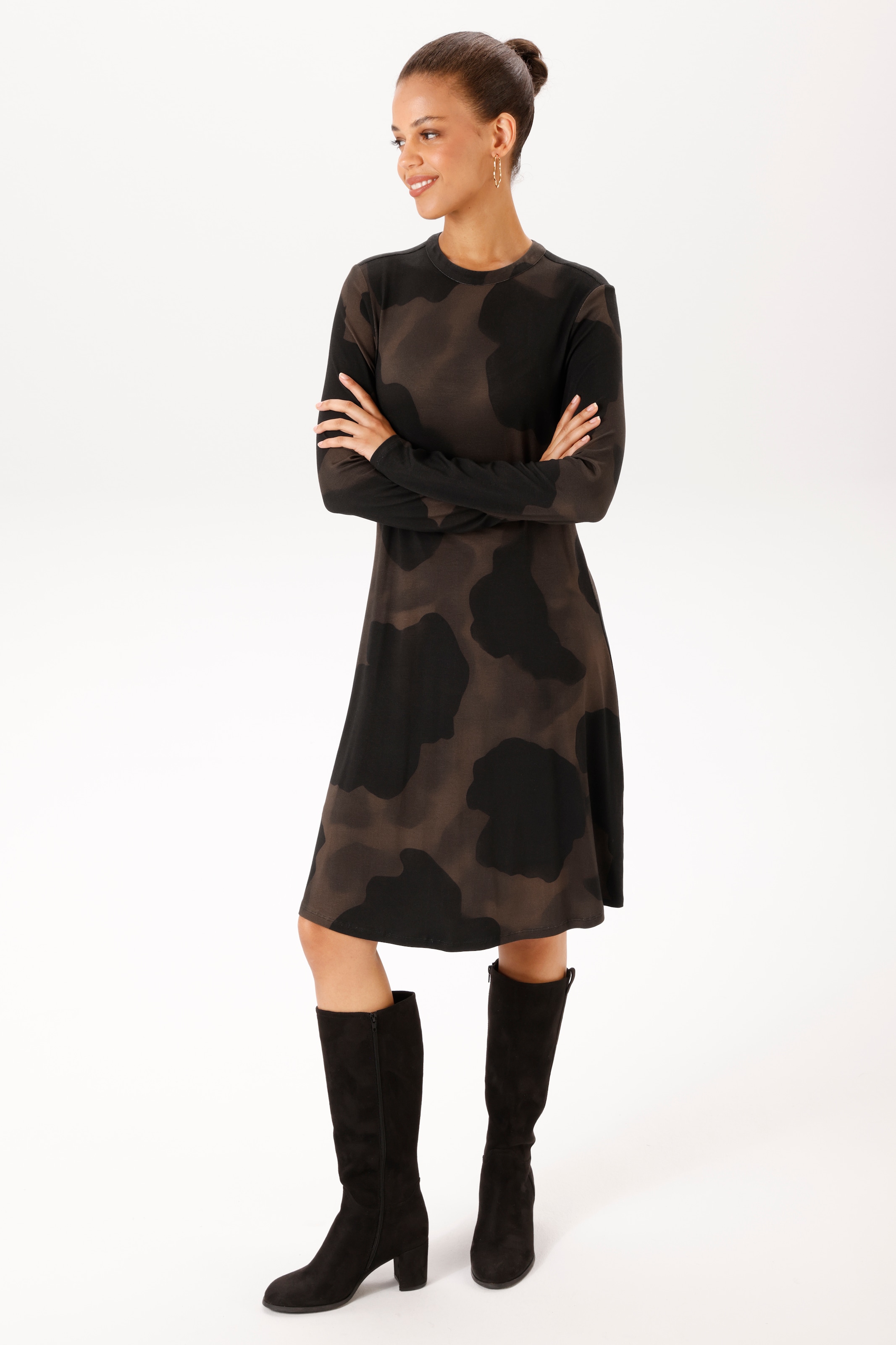 Aniston CASUAL Jerseykleid mit großflächigen, grafischen Druck im Batik-Look - NEUE KOLLEKTION