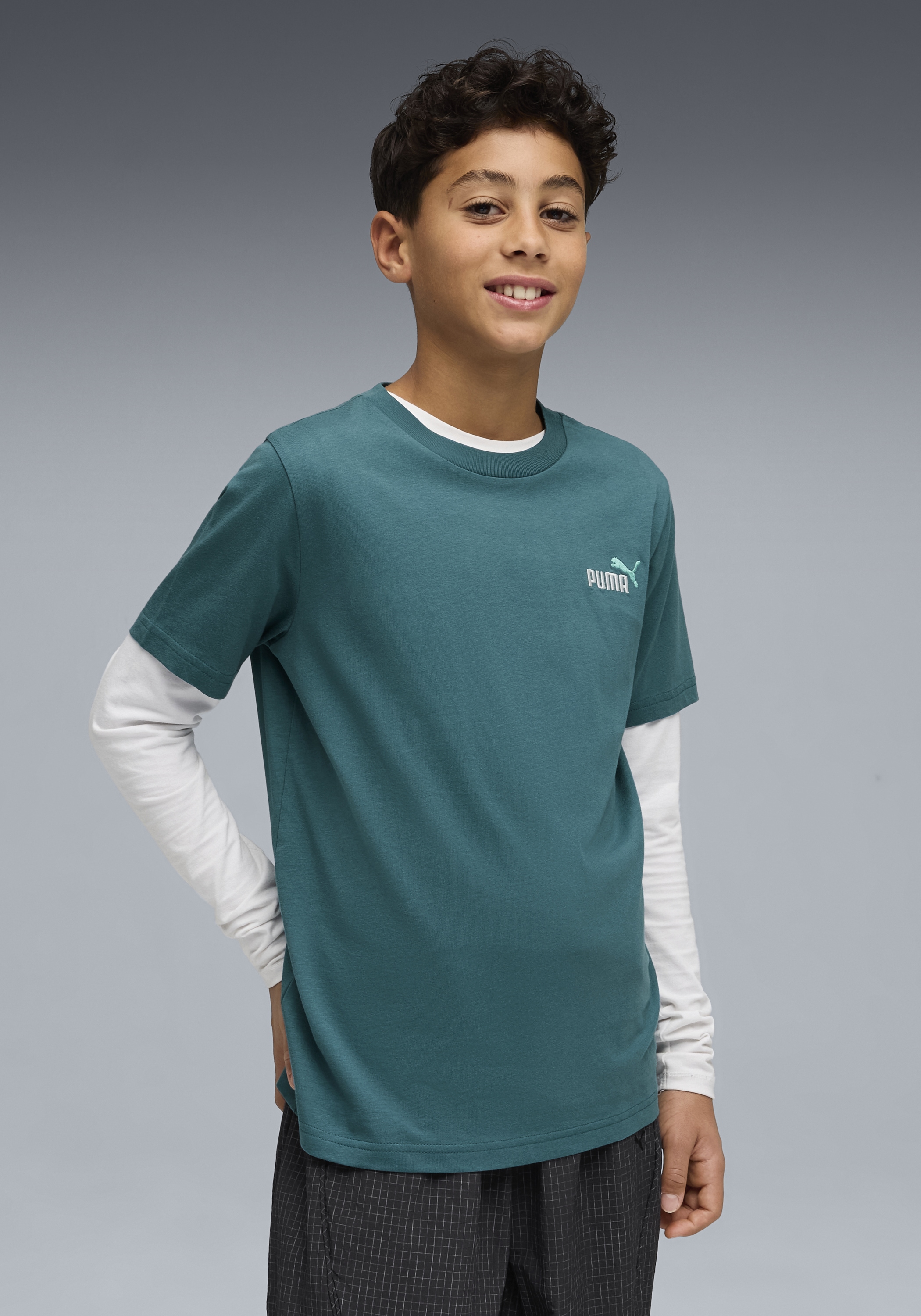 Puma T-Shirt "Ess 2 Color Small No 1 Logo Tee B" Mit Rundhalsausschnitt, Kurzarm, Ohne Kapuze, Mit Gesticktem Logo