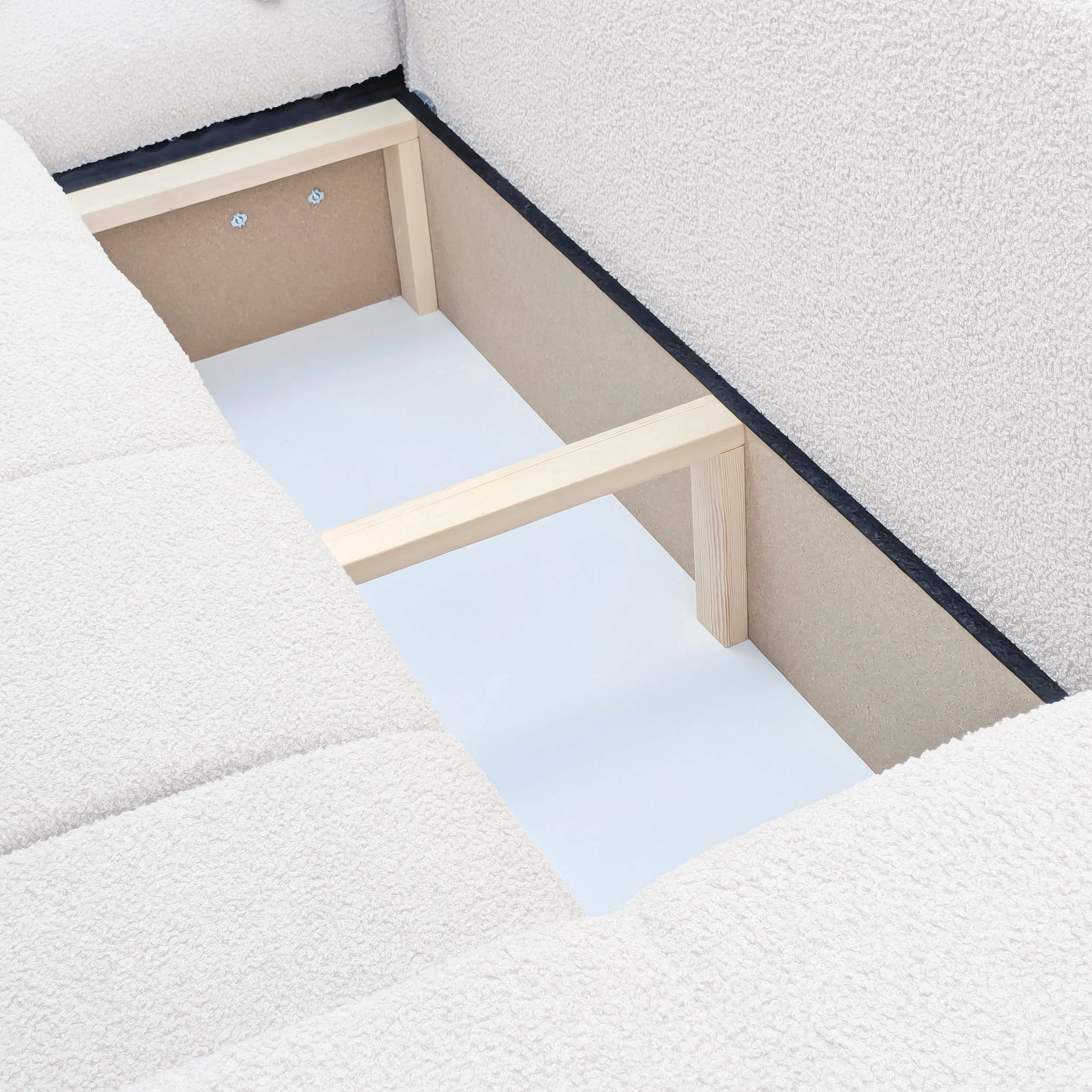 WERK2 Ecksofa »Ofi XL L-Form Sofa in Bubble-Optik mit Schlaffunktion und Bettkasten« Trendstoff Bouclé – Ottomane beidseitig montierbar, inkl. 2 Zierkissen