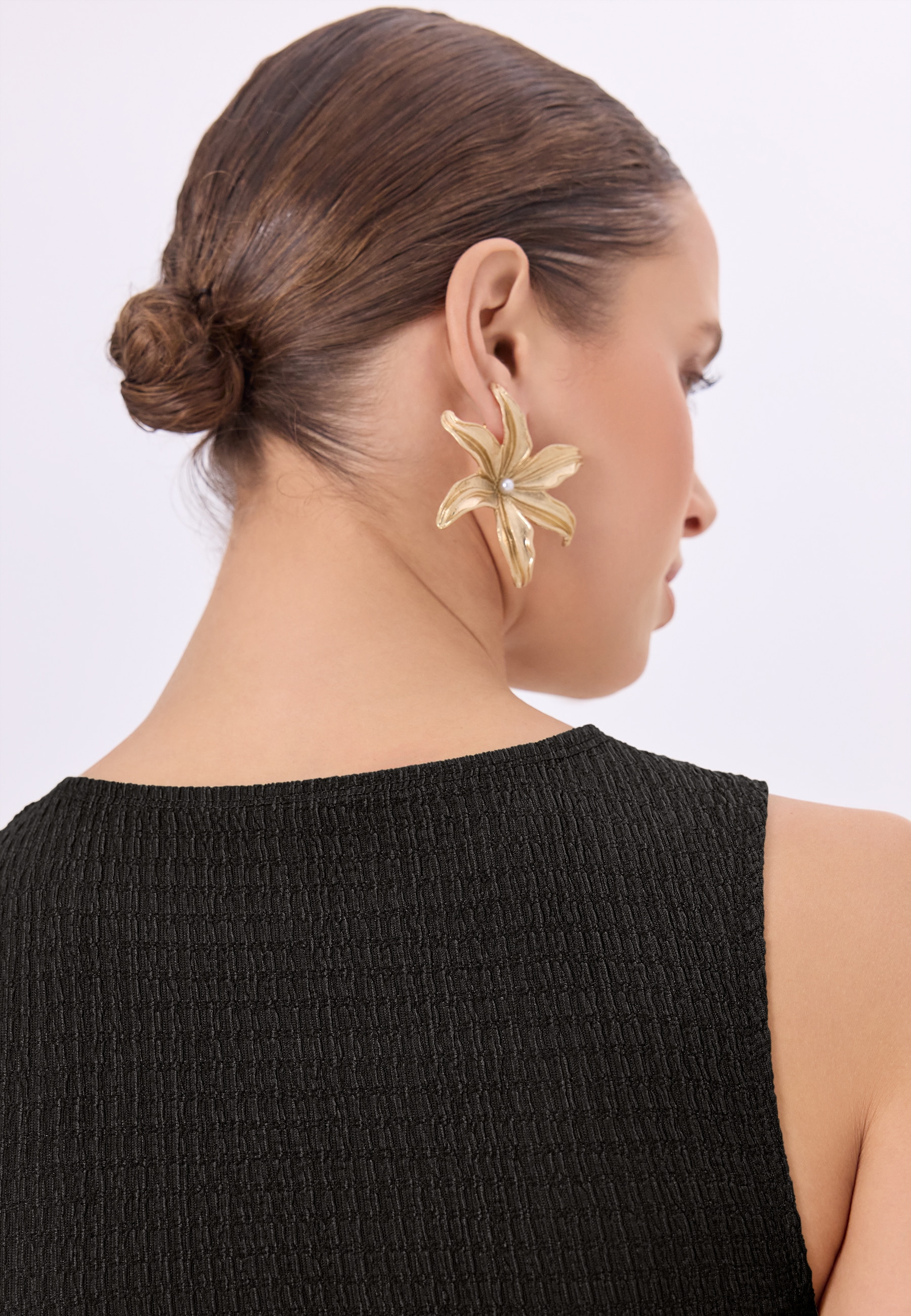 LSCN by LASCANA Crop-Top aus weicher Crinkleware mit Zieraccessoire