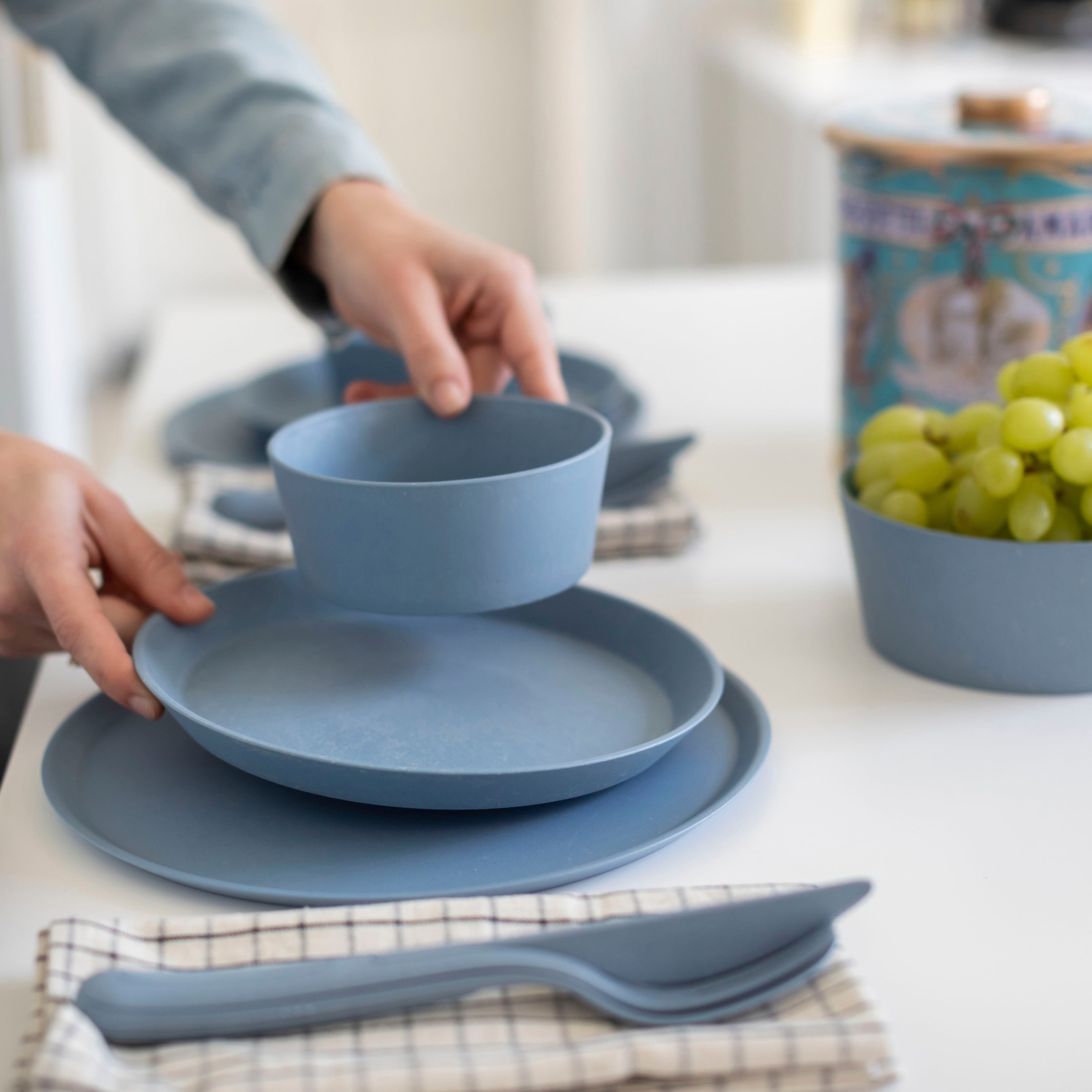 KOZIOL Speiseteller »CONNECT PLATE Ø 20,5 cm, aus biozirkulärem Material« Spülmaschinengeeignet und melaminfrei, Made in Germany