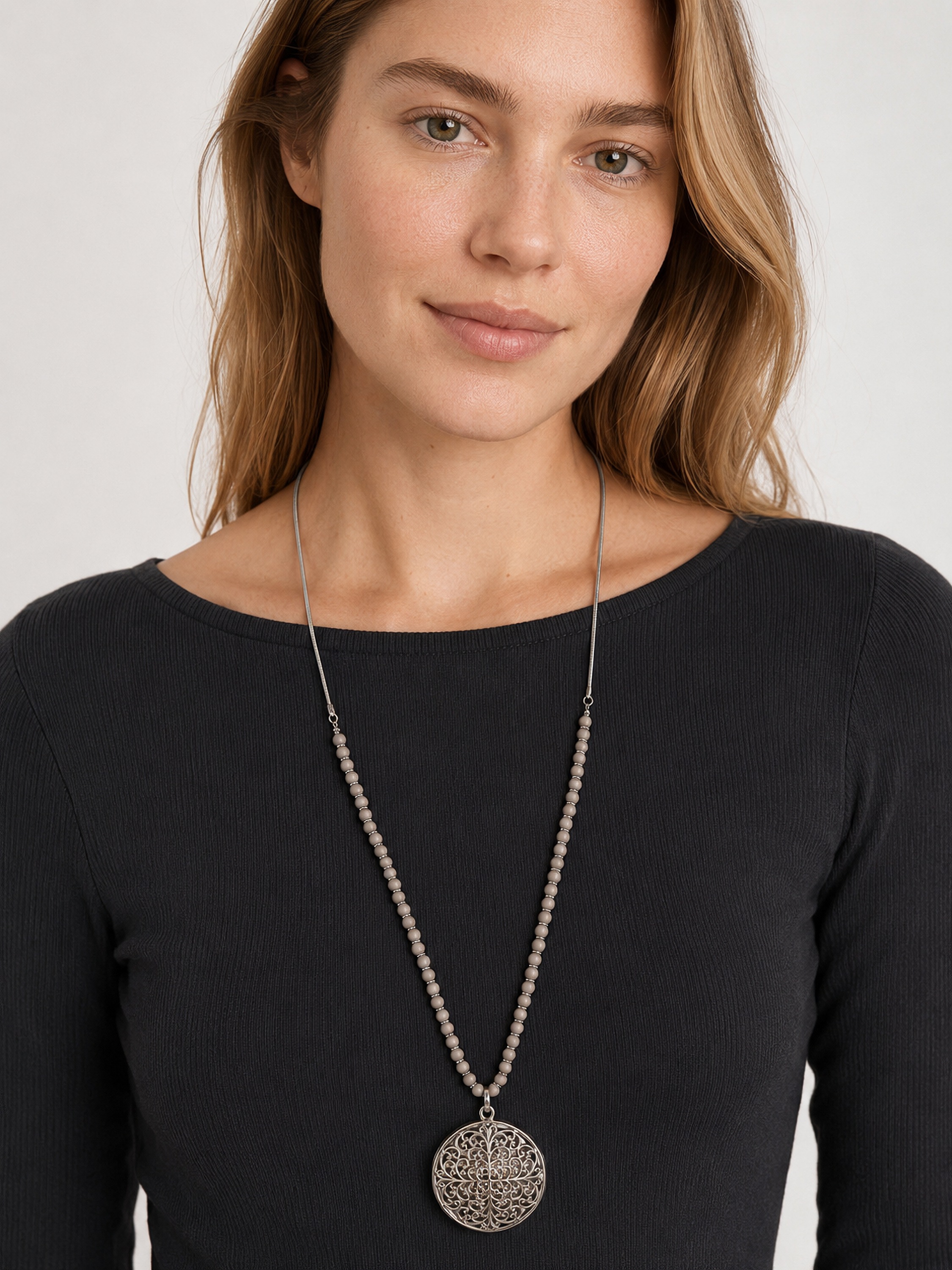 COLLEZIONE ALESSANDRO Lange Kette »Vicky« ziselierter und bombierter Anhänger