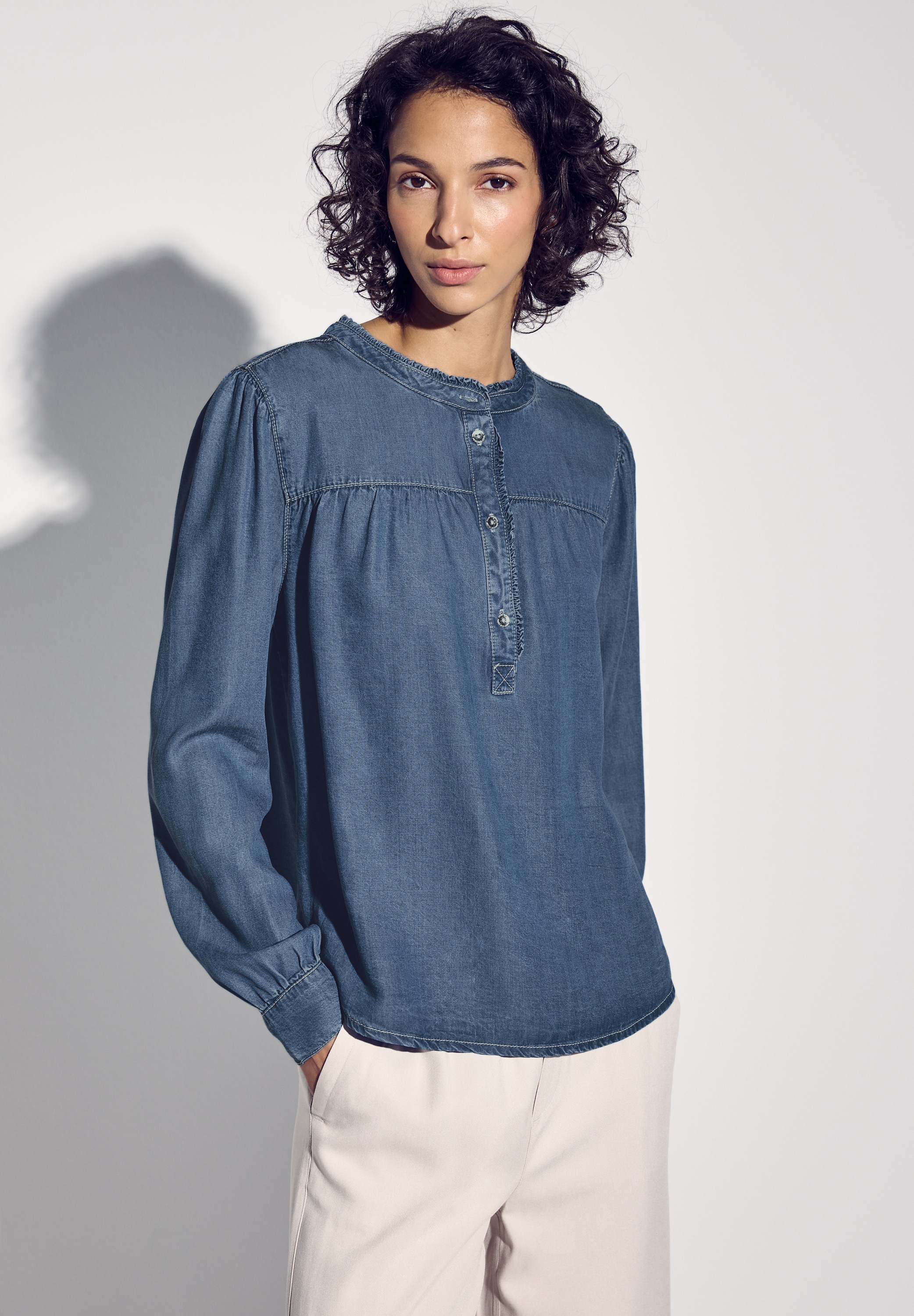 STREET ONE Jeansbluse Kragen ir halbe Knopfleiste...