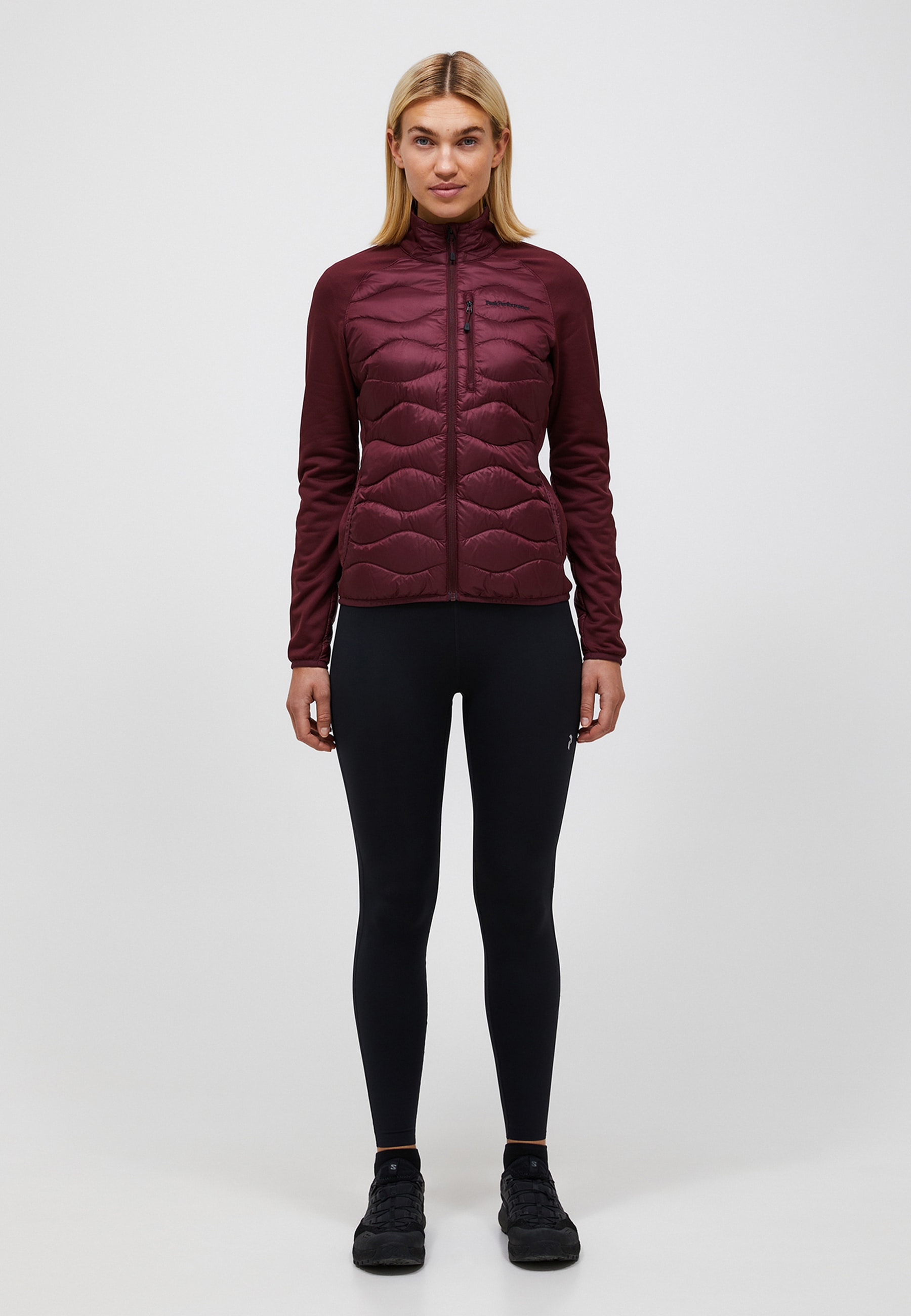 Peak Performance Trainingsjacke "W Helium Hybrid Down Jacket" mit sportivem Design