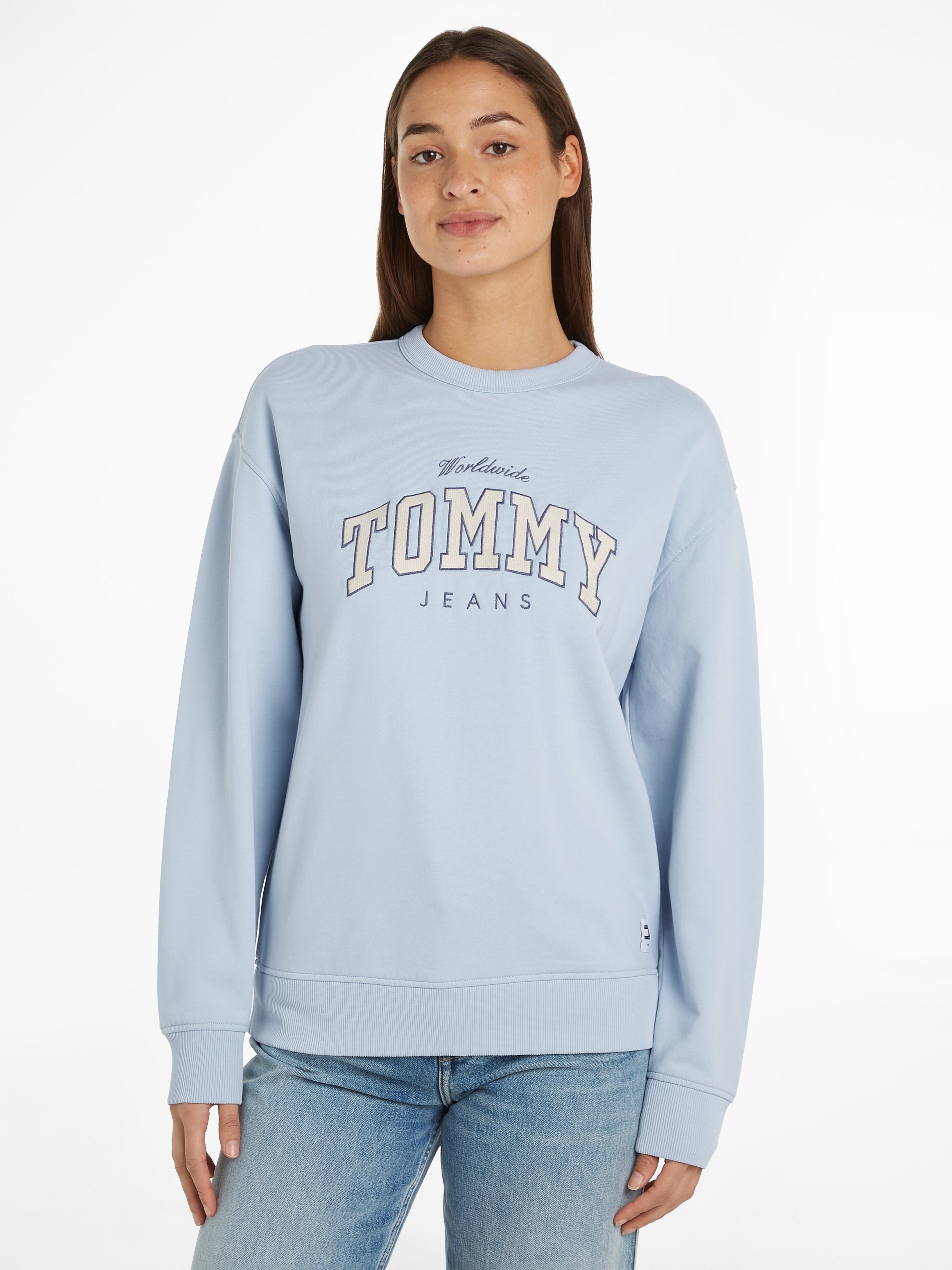 Tommy Jeans Sweatshirt »TJW RLX VARSITY LUXE CREW«, mit gesticktem  Logoschriftzug für kaufen | BAUR