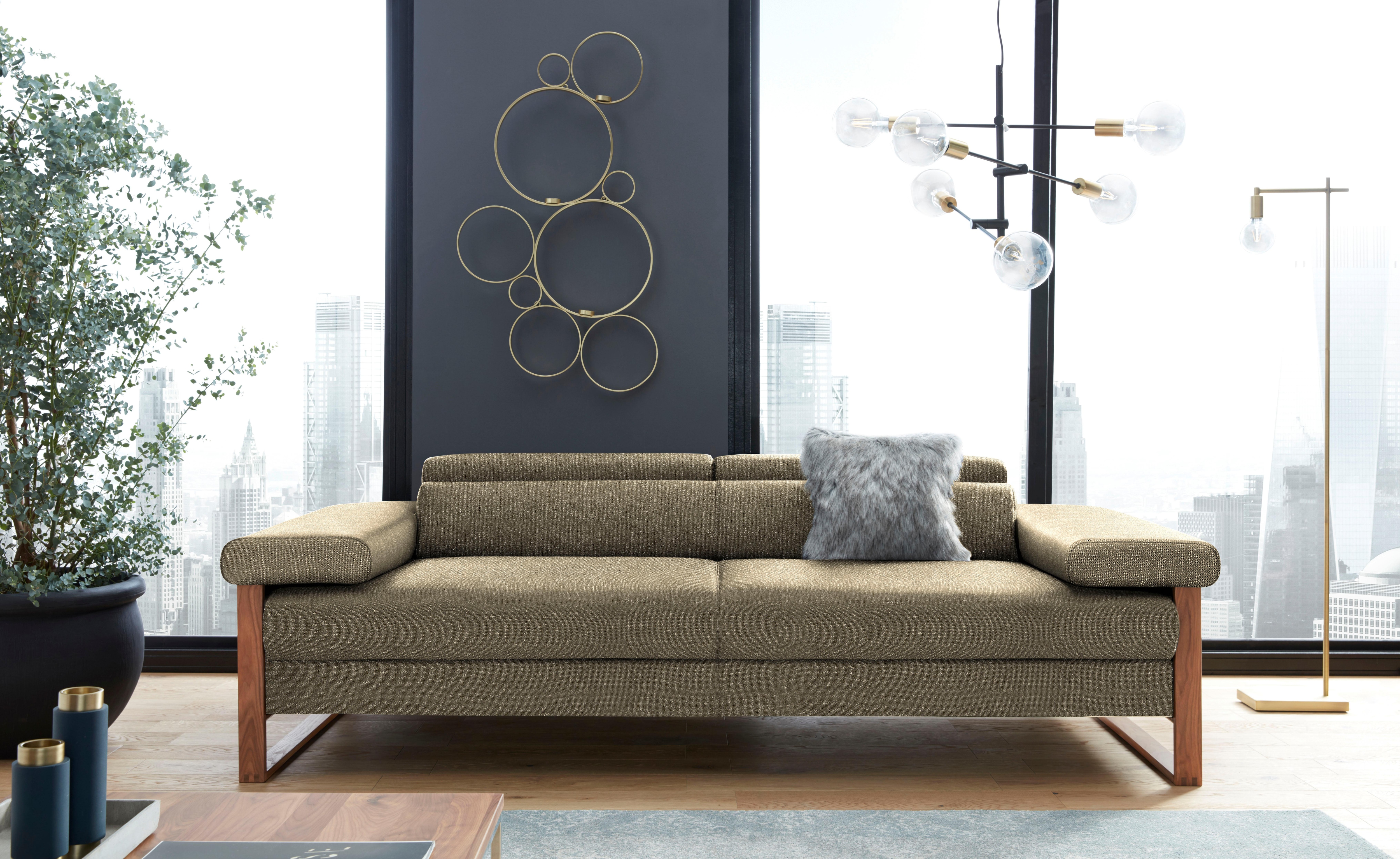 W.SCHILLIG 2,5-Sitzer "finn" German Design Award 2016, Fußgestell Nussbaum natur, Breite 230 cm