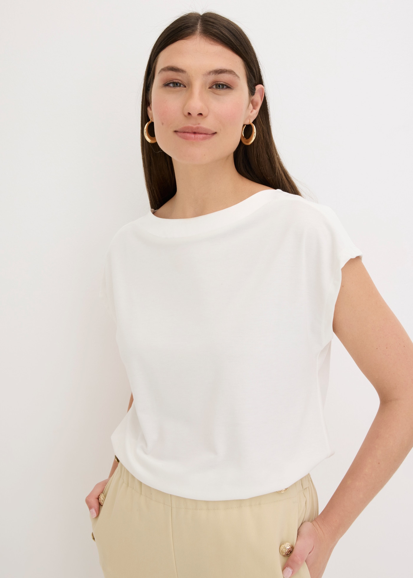 bonprix T-Shirt Oversize-Passform, Kurzarm-Design, mit Satinpasse