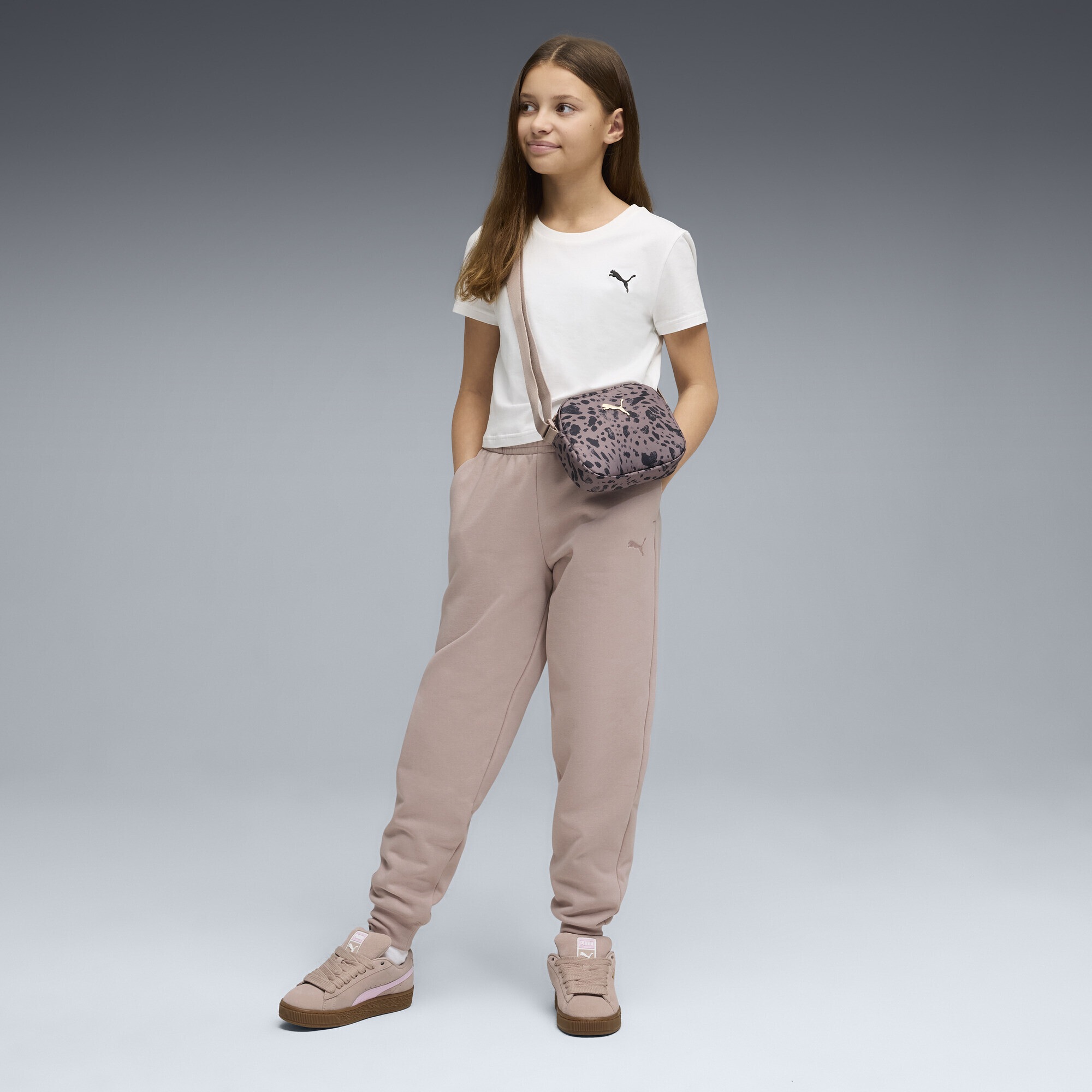 Sporthose PUMA "Essentials Jogginghose Mädchen", Mädchen, Gr. 116, Normalgrößen, rose latte beige, Obermaterial: 34% Polyester, 66% Baumwolle; Rippe: 97% Baumwolle, 3% Elasthan; Tasche – Oben: 100% Baumwolle, unifarben, regular fit, Hosen Sporthose 3