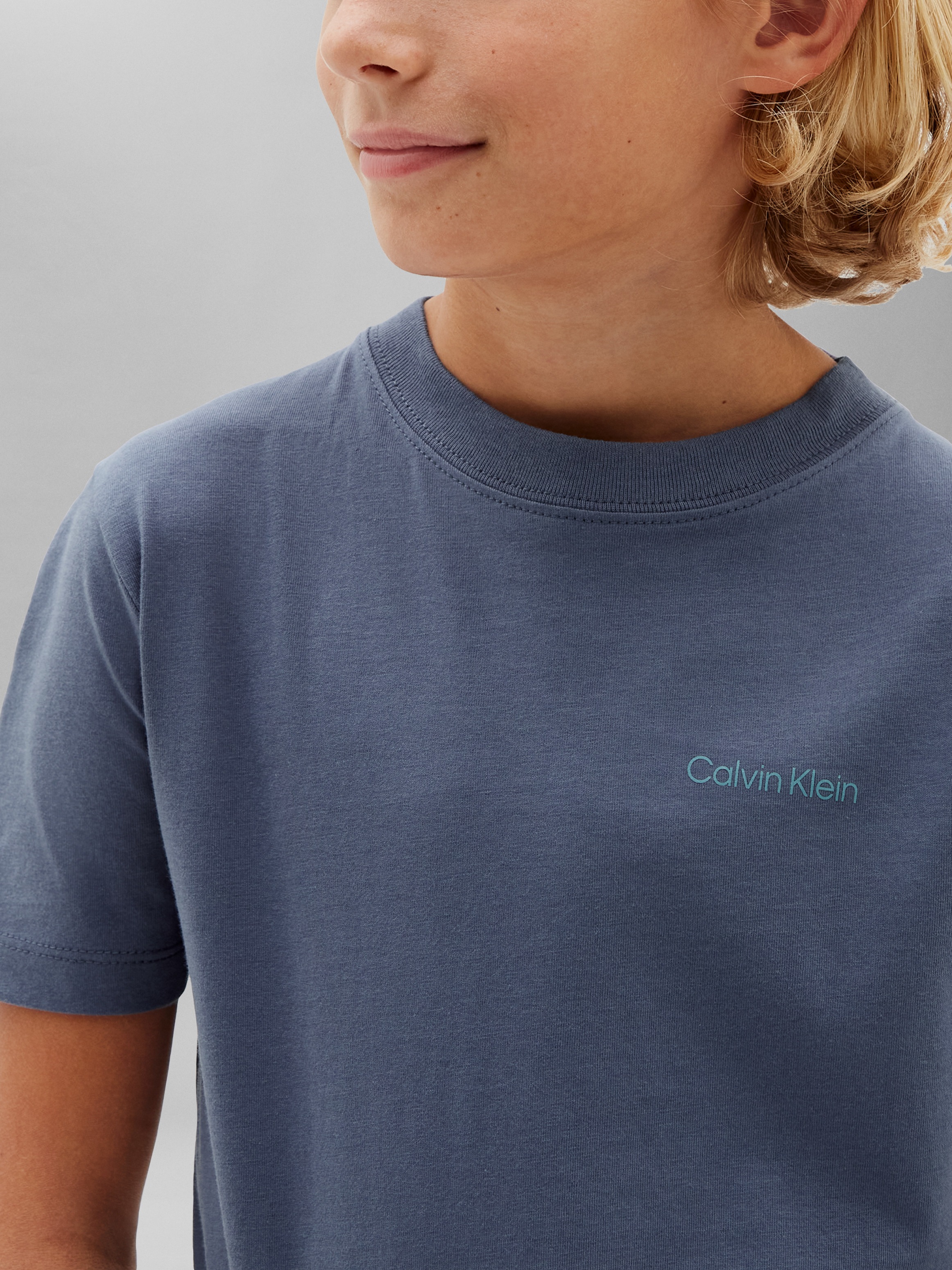 Calvin Klein T-Shirt »SMALL CHEST INST.LOGO SS T-SHIRT« Regular fit, Logoschriftzug