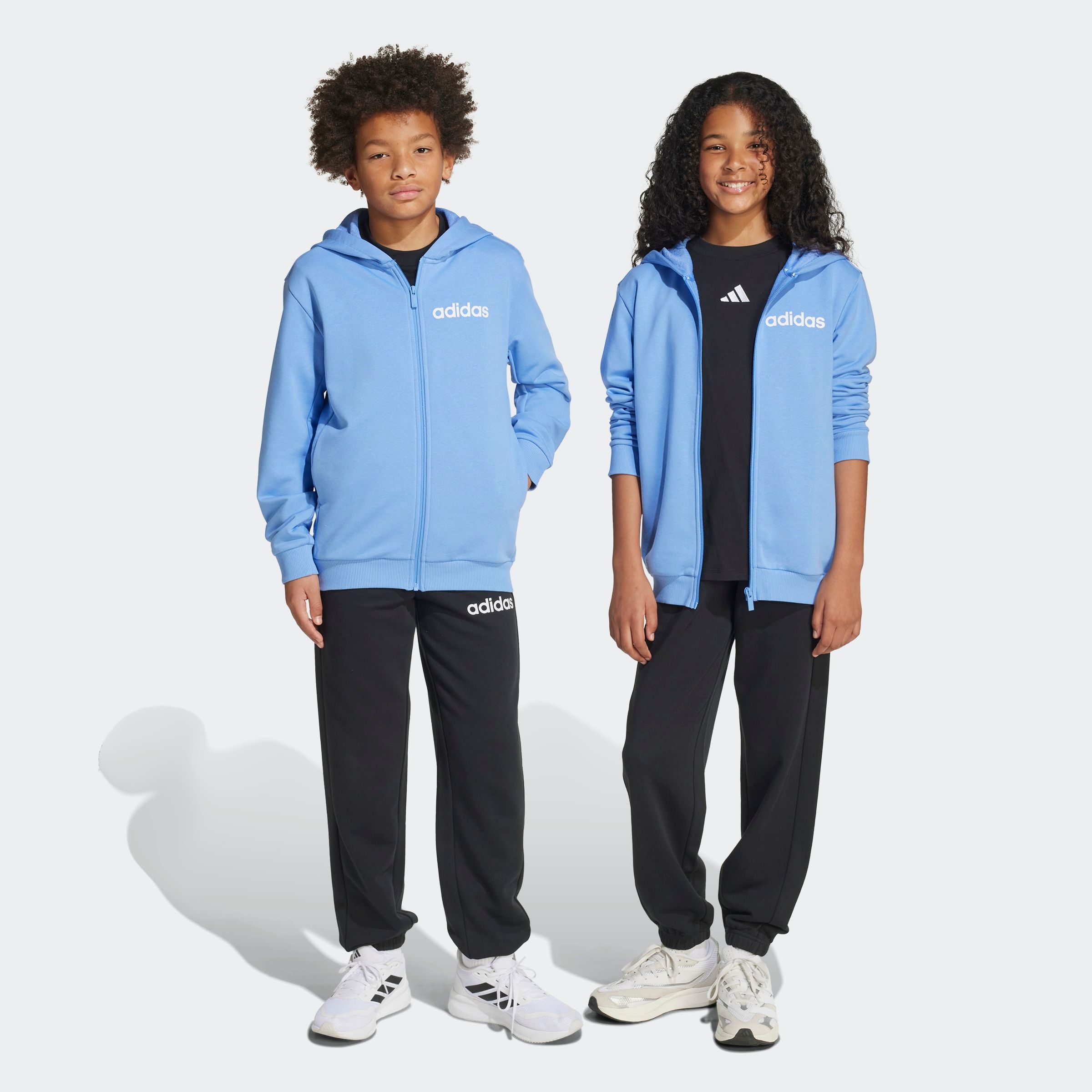 adidas Sportswear "ESSENTIALS KINDER" 2 Stk. zweiteilig, aus Baumwolle und Polyester, weiches French Terry