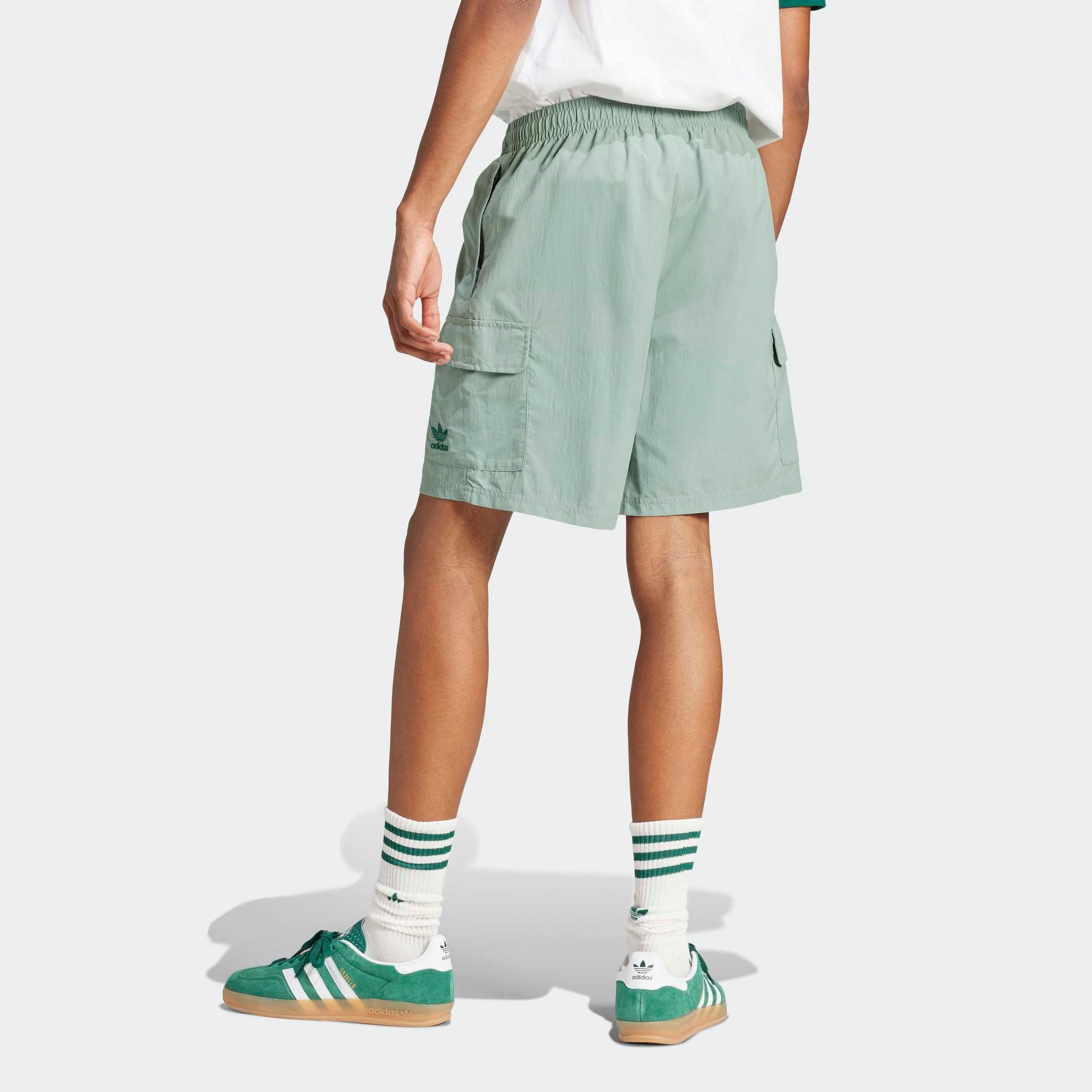 adidas Originals Shorts »ESS WVN SHORTS«, (1 tlg.)