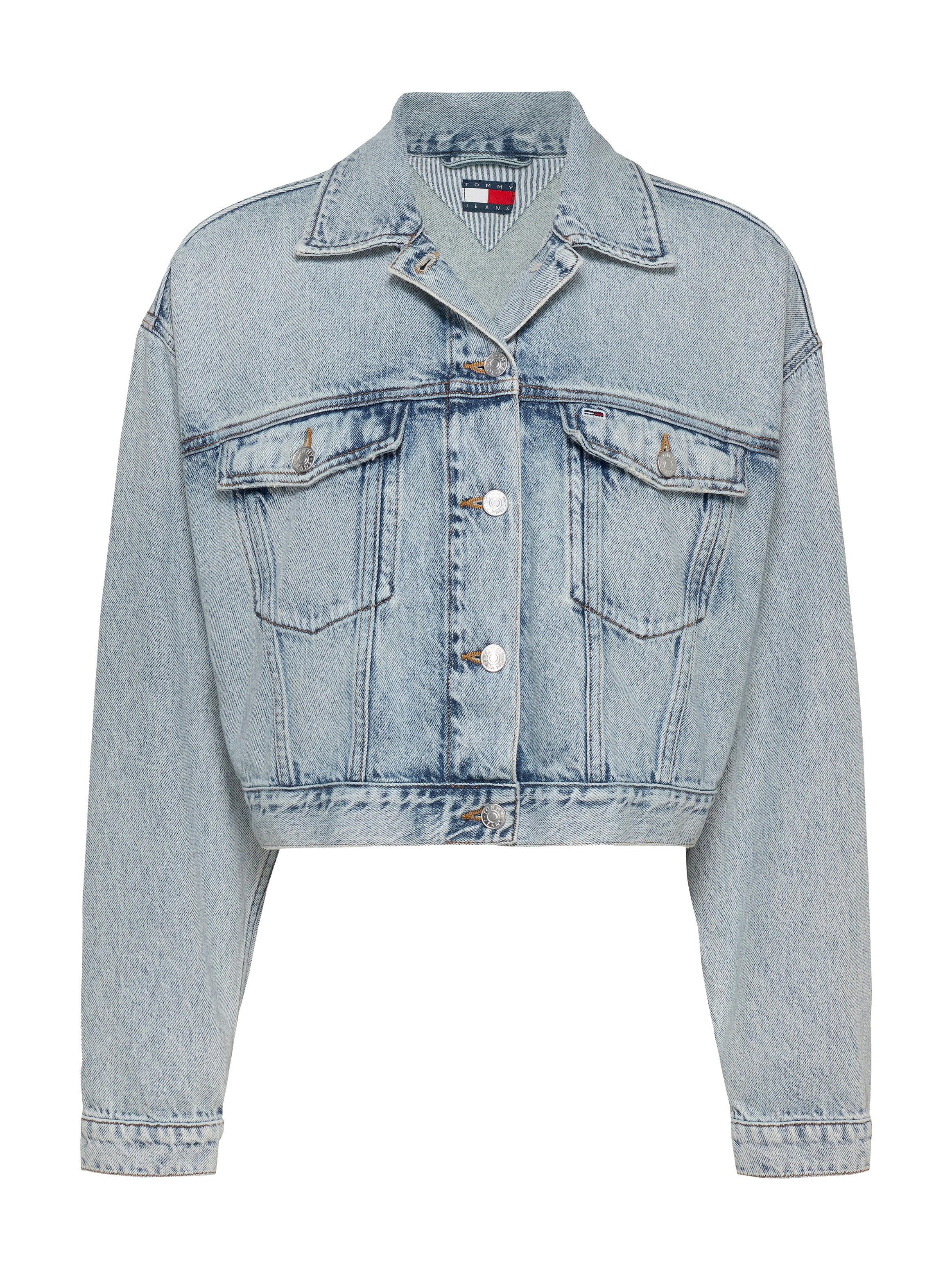 Tommy Jeans Jeansjacke »OVSZ CROP TRUCKER JACKET BI6012«, mit kurzem Schnitt, in blauer Waschung, mit Brusttaschen