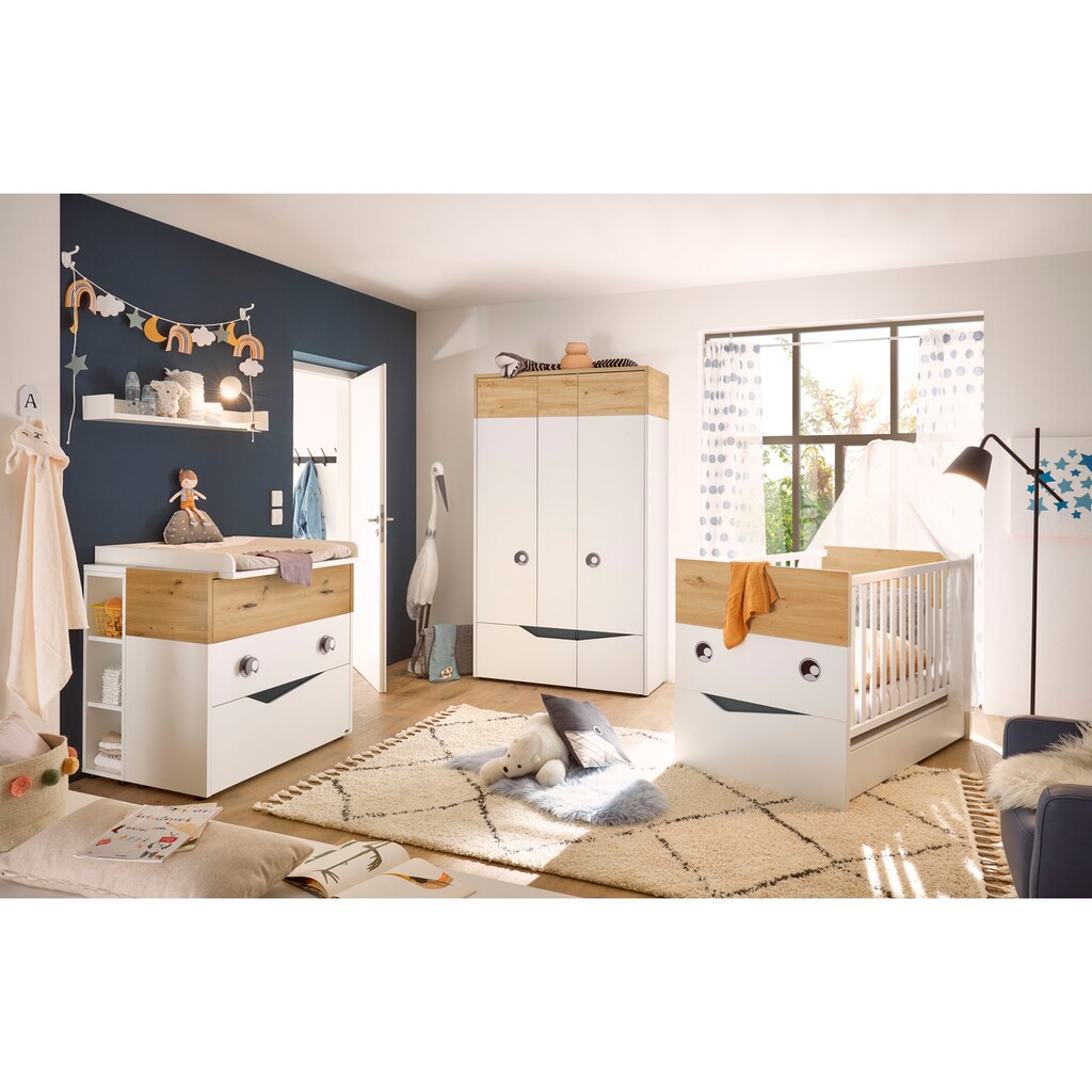 GALLERY M branded by Musterring Babyzimmer-Komplettset, (Set, 5 St.), breiter Kleiderschrank, inkl. 1 Unterstellregal für die Wickelkommode