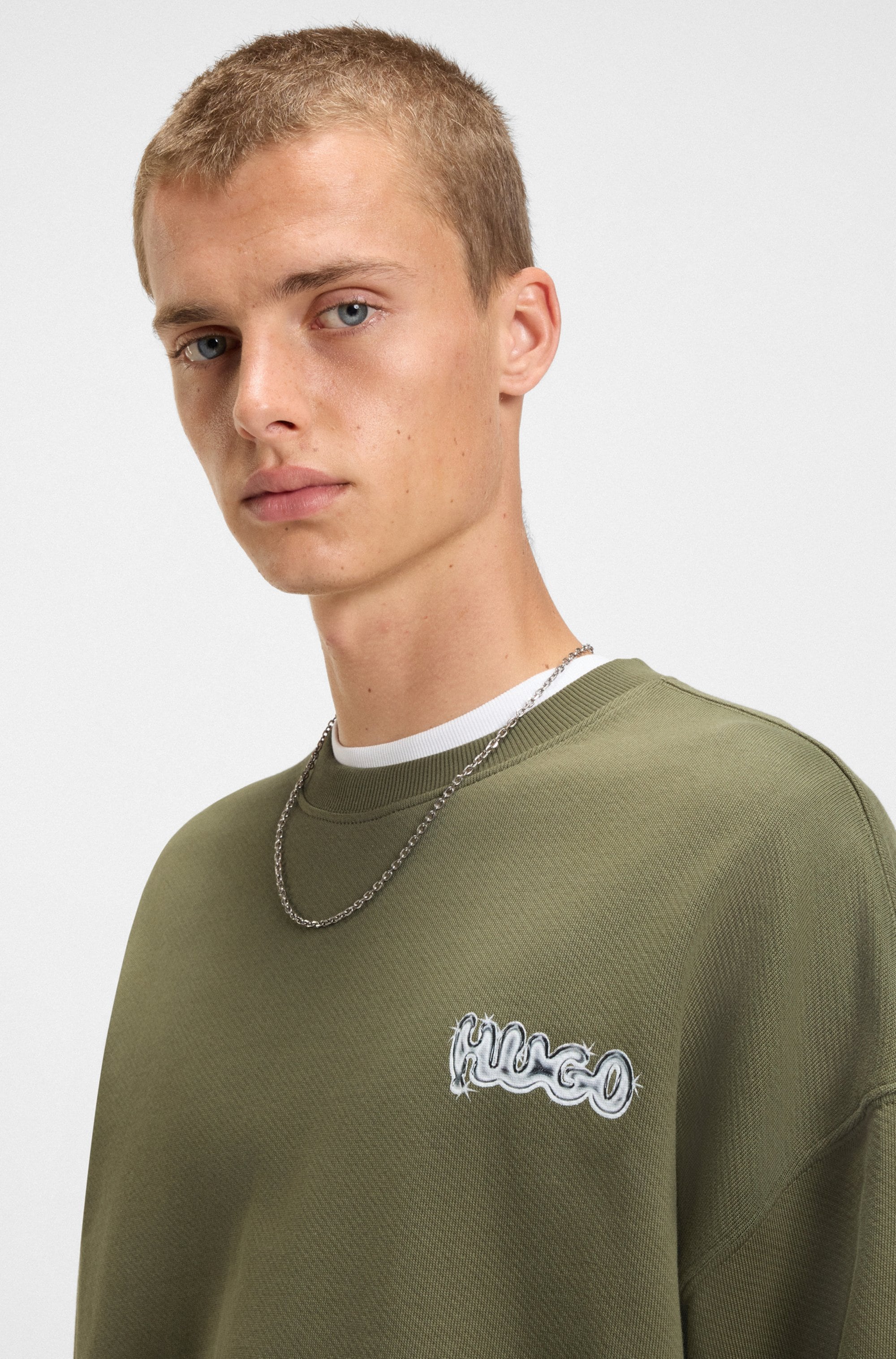 HUGO Blue Sweatshirt »Nyrocrew«, Rundhalsausschnitt, Loose fit, Druck in Chrom-Optik