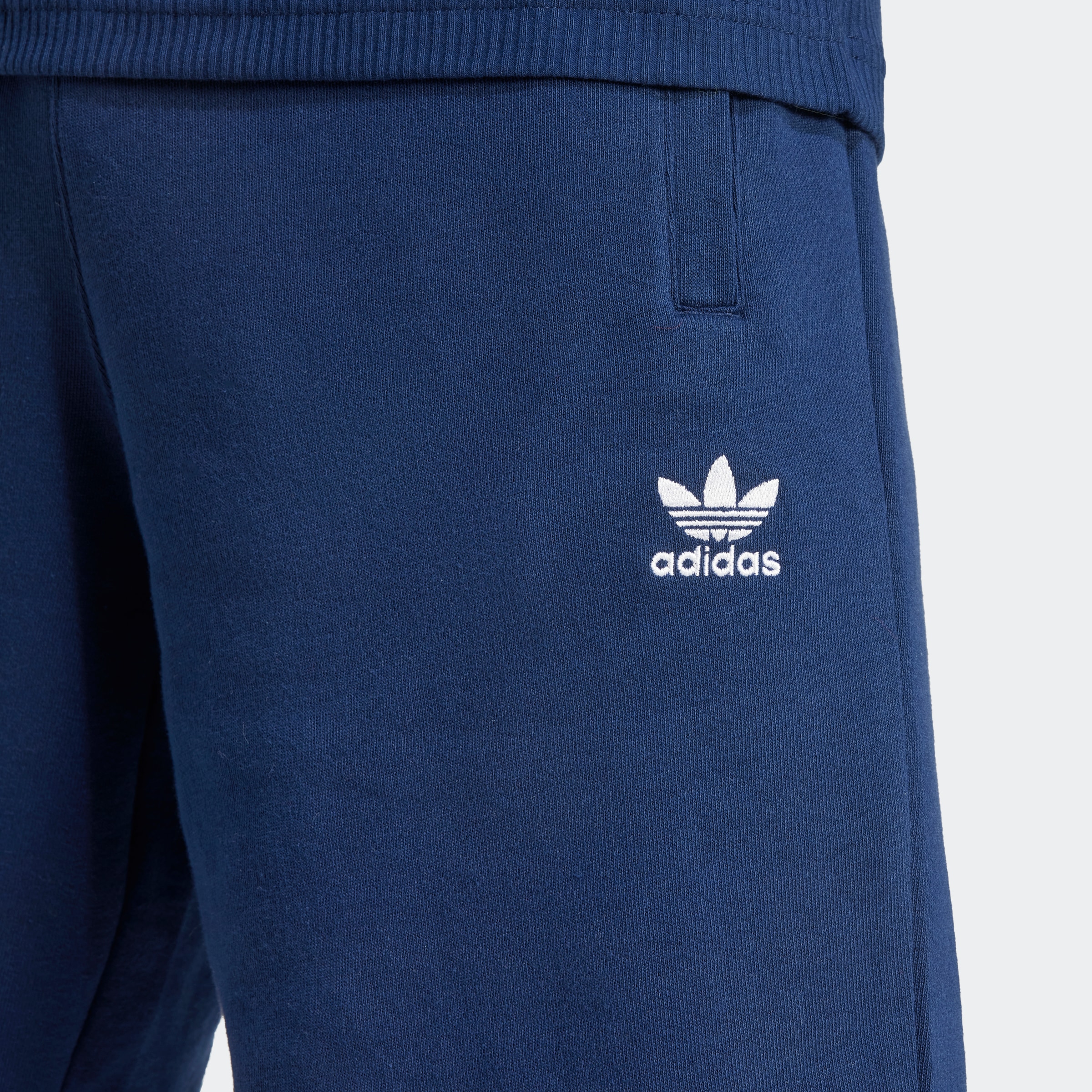 adidas Originals Shorts »ESS SHO«, (1 tlg.)