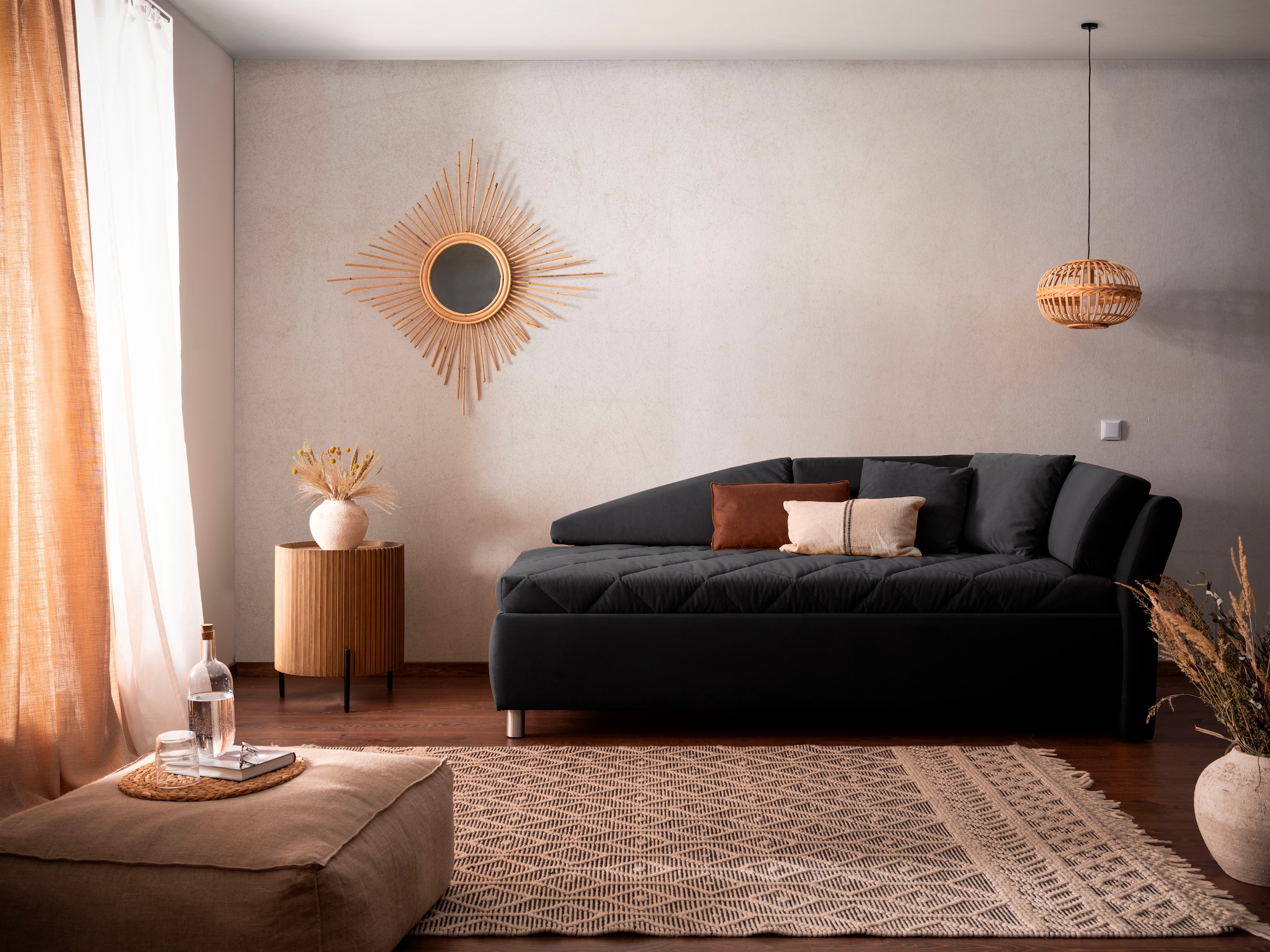 alina Schlafsofa »Lindsay«, Bettkasten, Zierkissen-Set aus: 2 Stk. 40x40cm, 1 Stk. 30x30cm