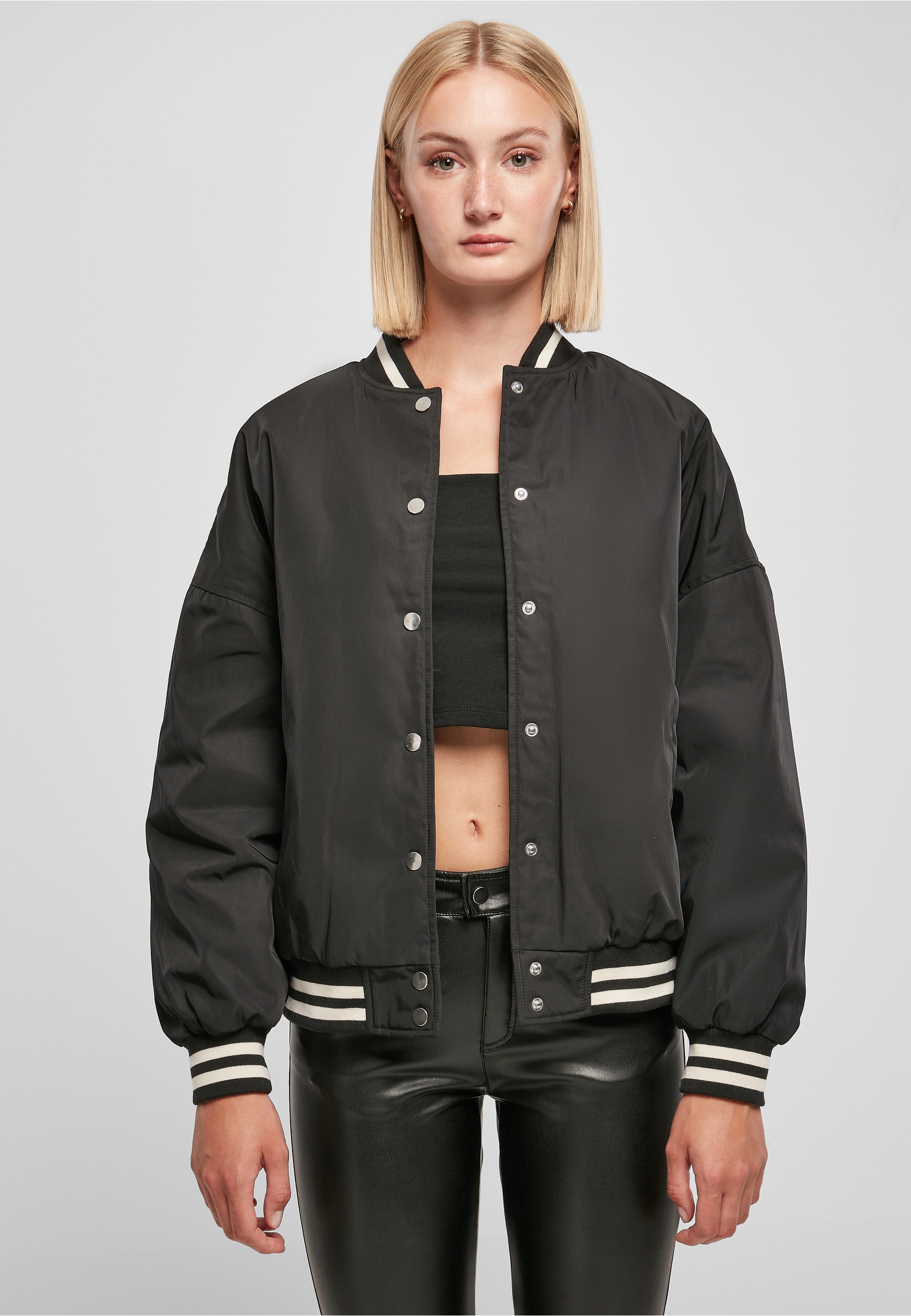 URBAN CLASSICS Anorak »Urban Classics Damen Ladies Oversized Recycled College Jacket« 1 Stk. tlg. ohne Kapuze