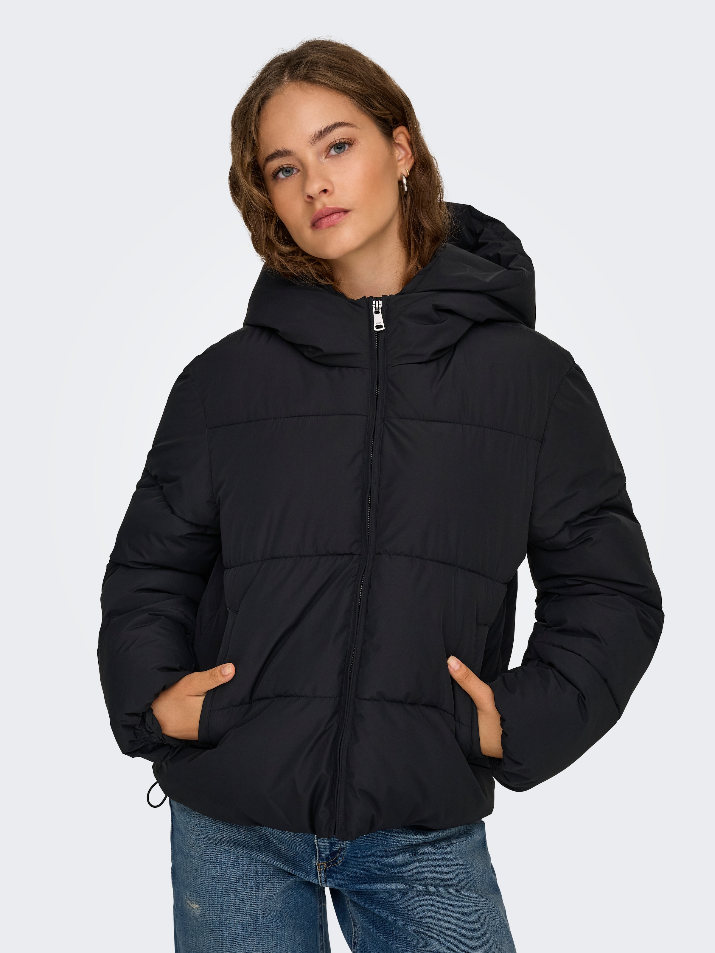 ONLY Steppjacke "ONLJUTA SHORT PUFFER OTW NOOS" mit Kapuze Kunstfaser