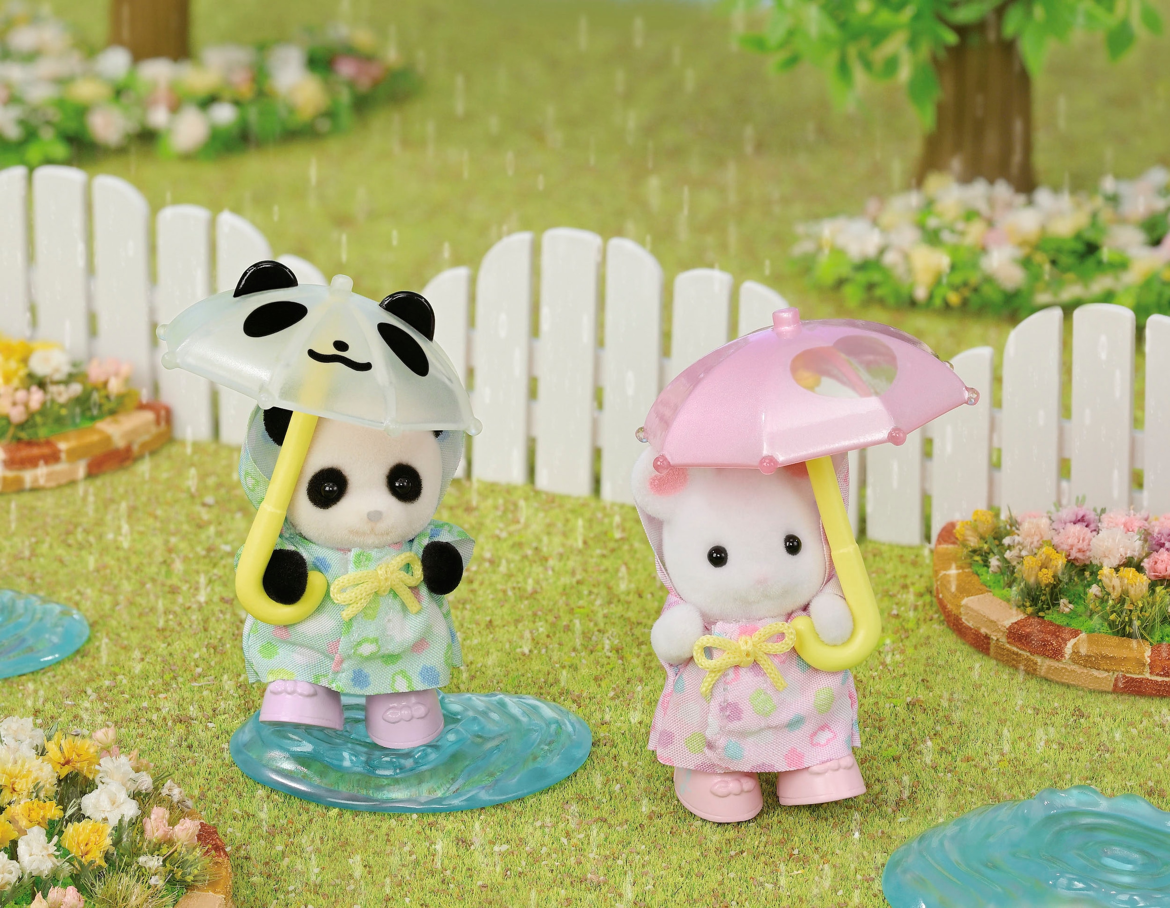 Sylvanian Families Spielfigur »Erlebniskindergarten Freunde “Regenwetter” (5748)«
