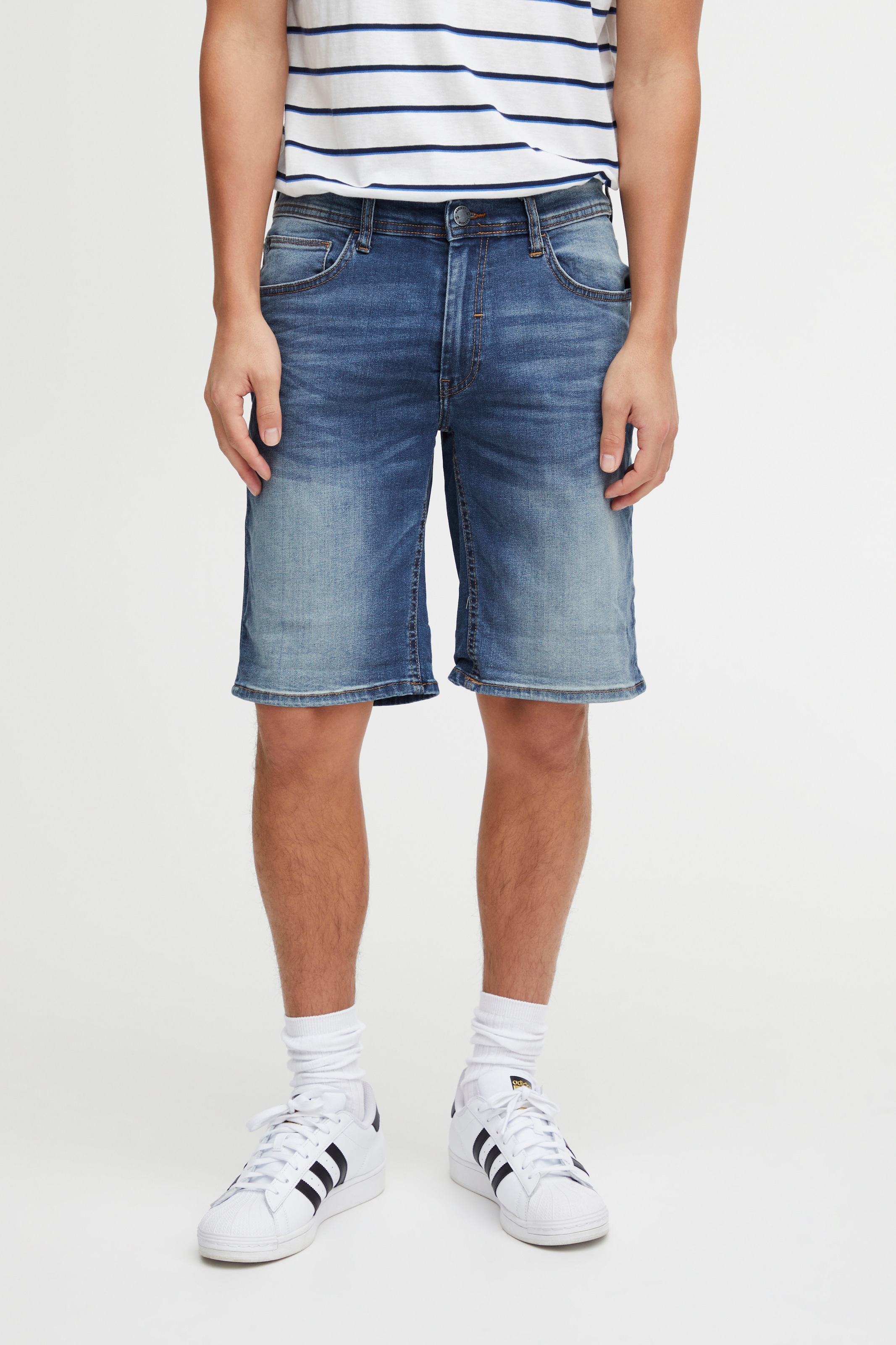 Blend Shorts "BHTWISTER-denimshorts" mit Markenlabel, aus Baumwollmischung, Regular Fit, knielange Form