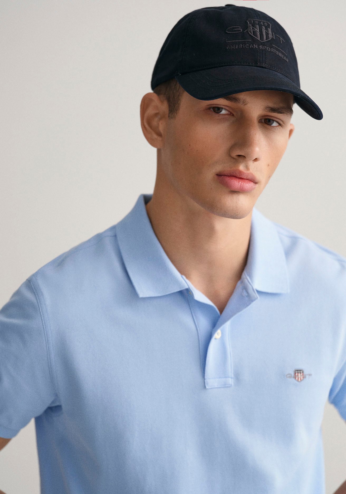 Gant Poloshirt »SLIM SHIELD SS PIQUE POLO«, mit Logostickerei auf der Brust