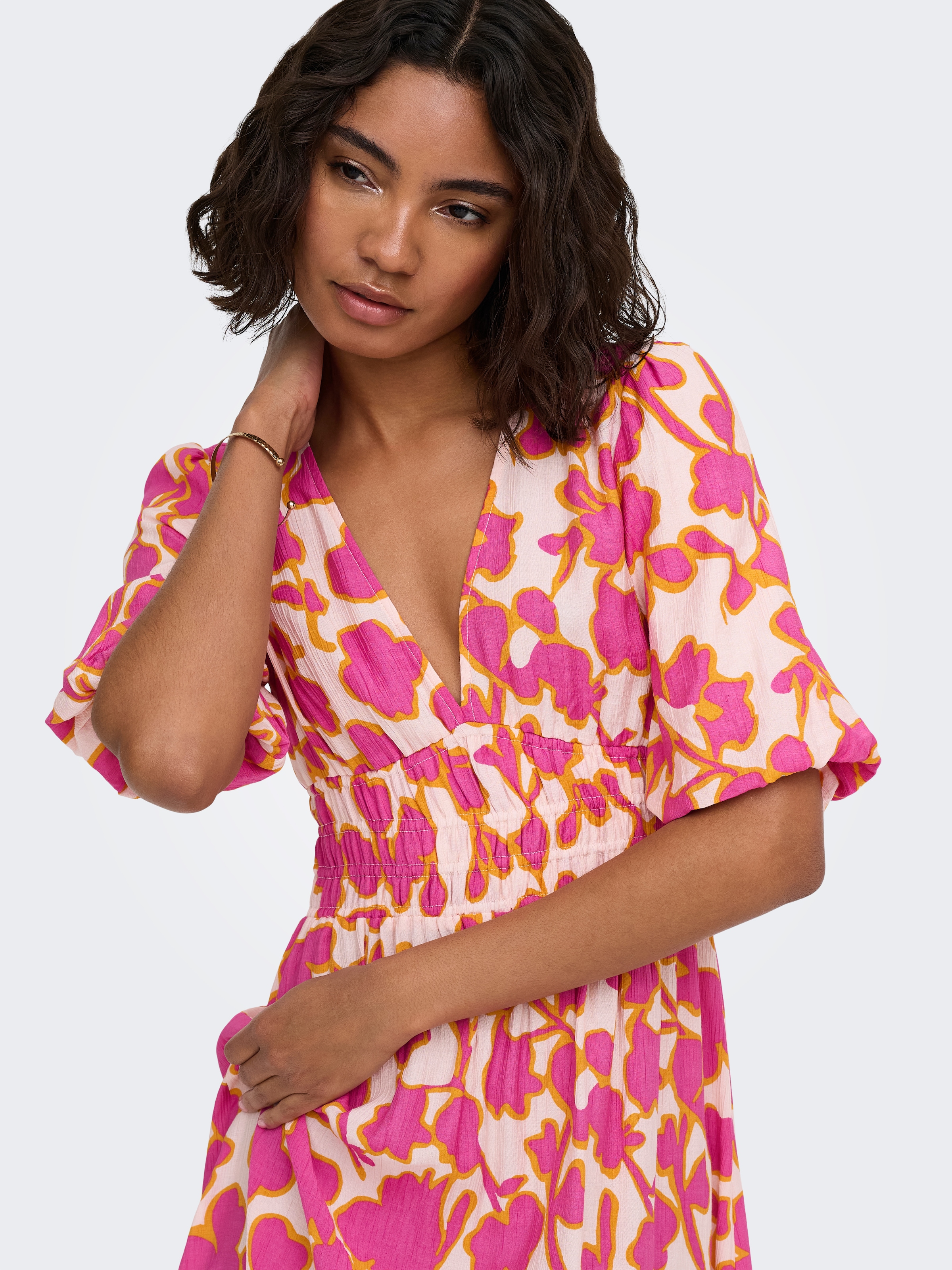ONLY Druckkleid »ONLAURI MIKASI S/S MIDI DRESS WVV EX« Viskosemischung, regular fit