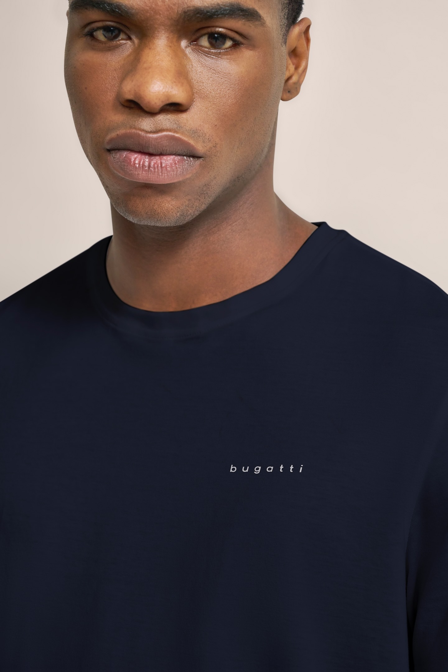 bugatti T-Shirt, mit kleinem bugatti Print