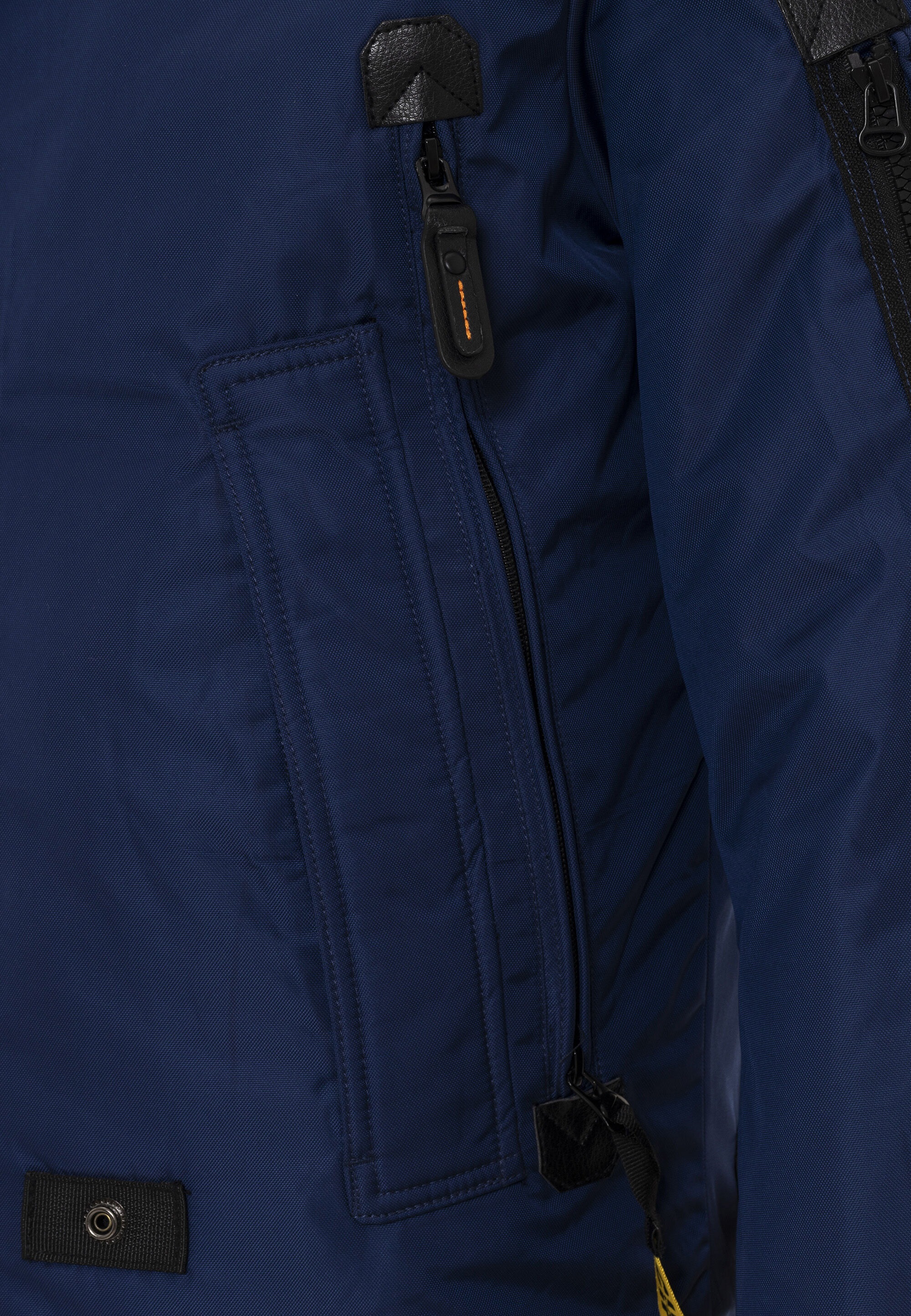 Cipo & Baxx Winterjacke »Jacke«, mit Kapuze, mit Kapuze und Kunstfellbesatz