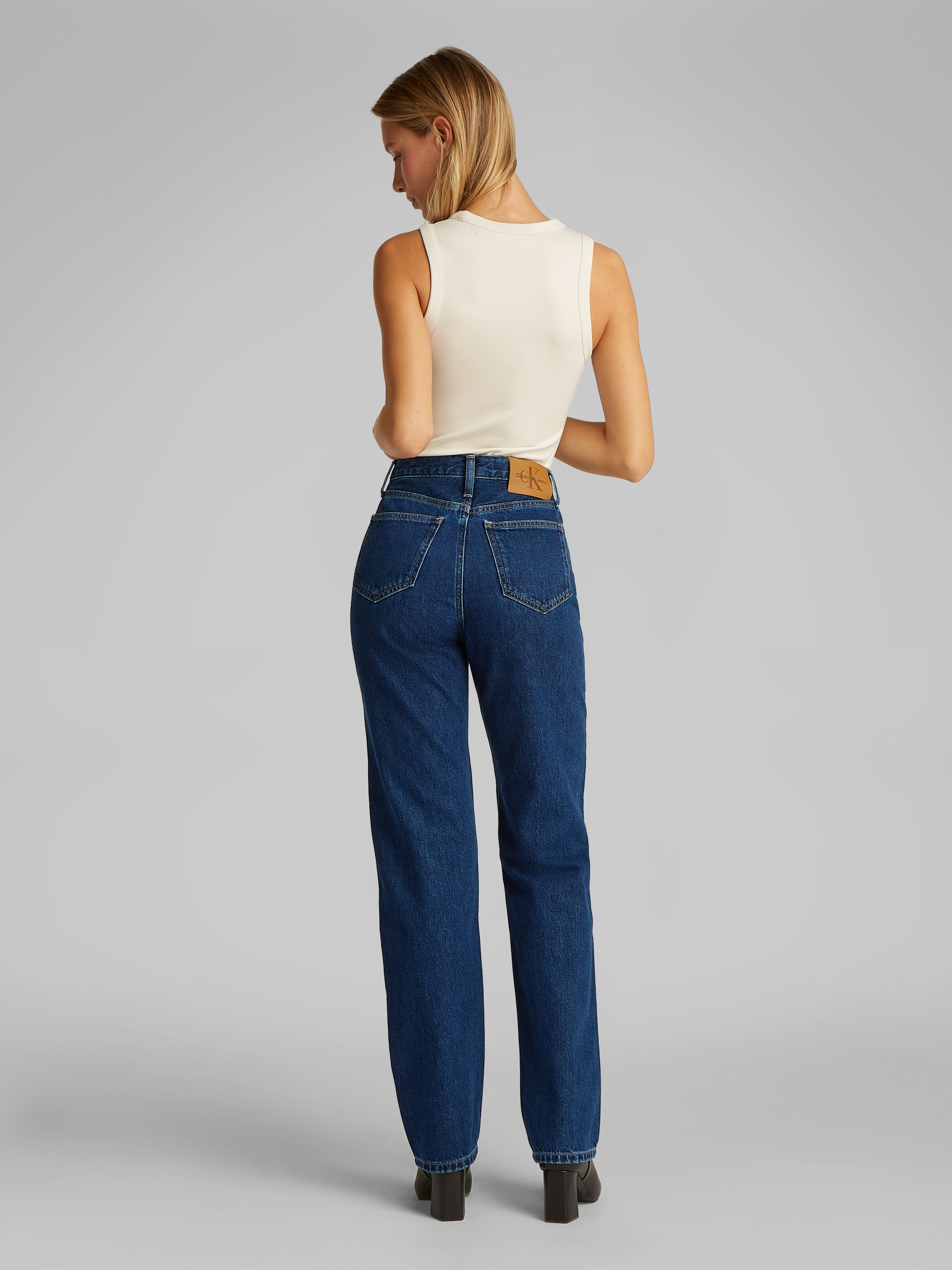 Calvin Klein Jeans Mom-Jeans »HIGH RISE STRAIGHT«, leichte Stoned wash Optik, mit Coinpocket