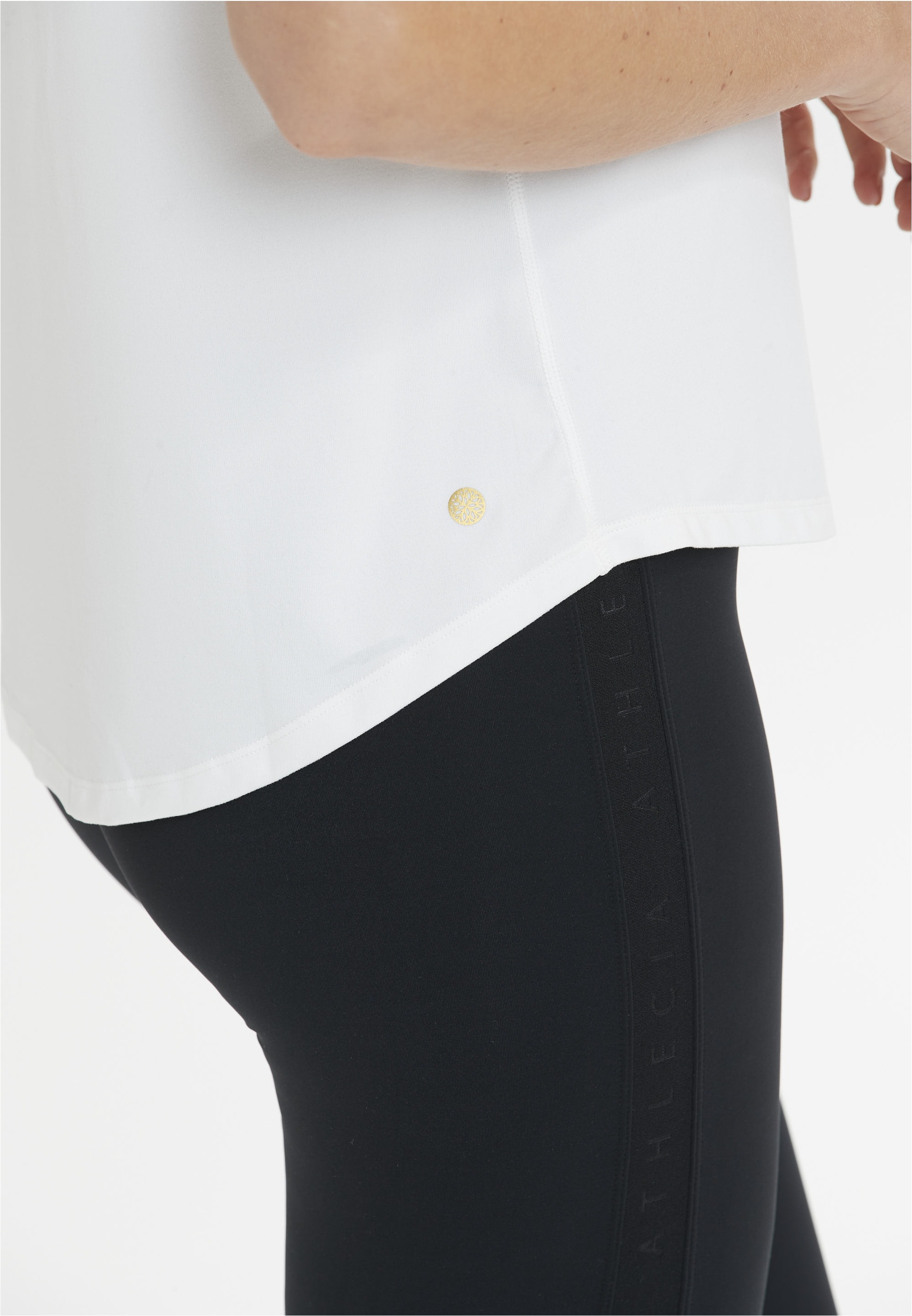 ATHLECIA Funktionsshirt »Gaina«, (1 tlg.), mit atmungsaktiven Fasern