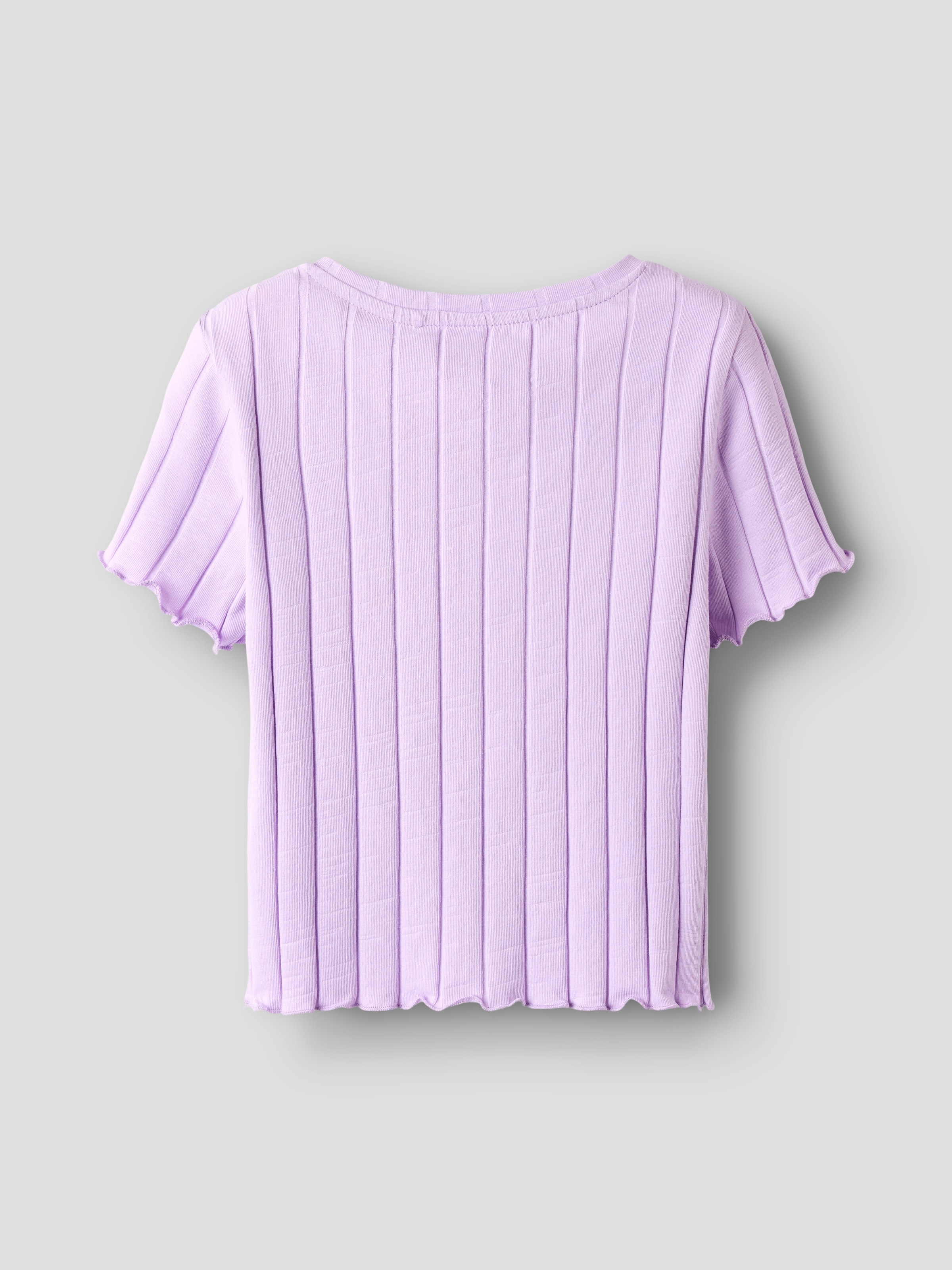 Name It T-Shirt »NKFNORALINA SS CROP TOP NOOS«, in toller Rippen-Qualität und mit gewellten Säumen