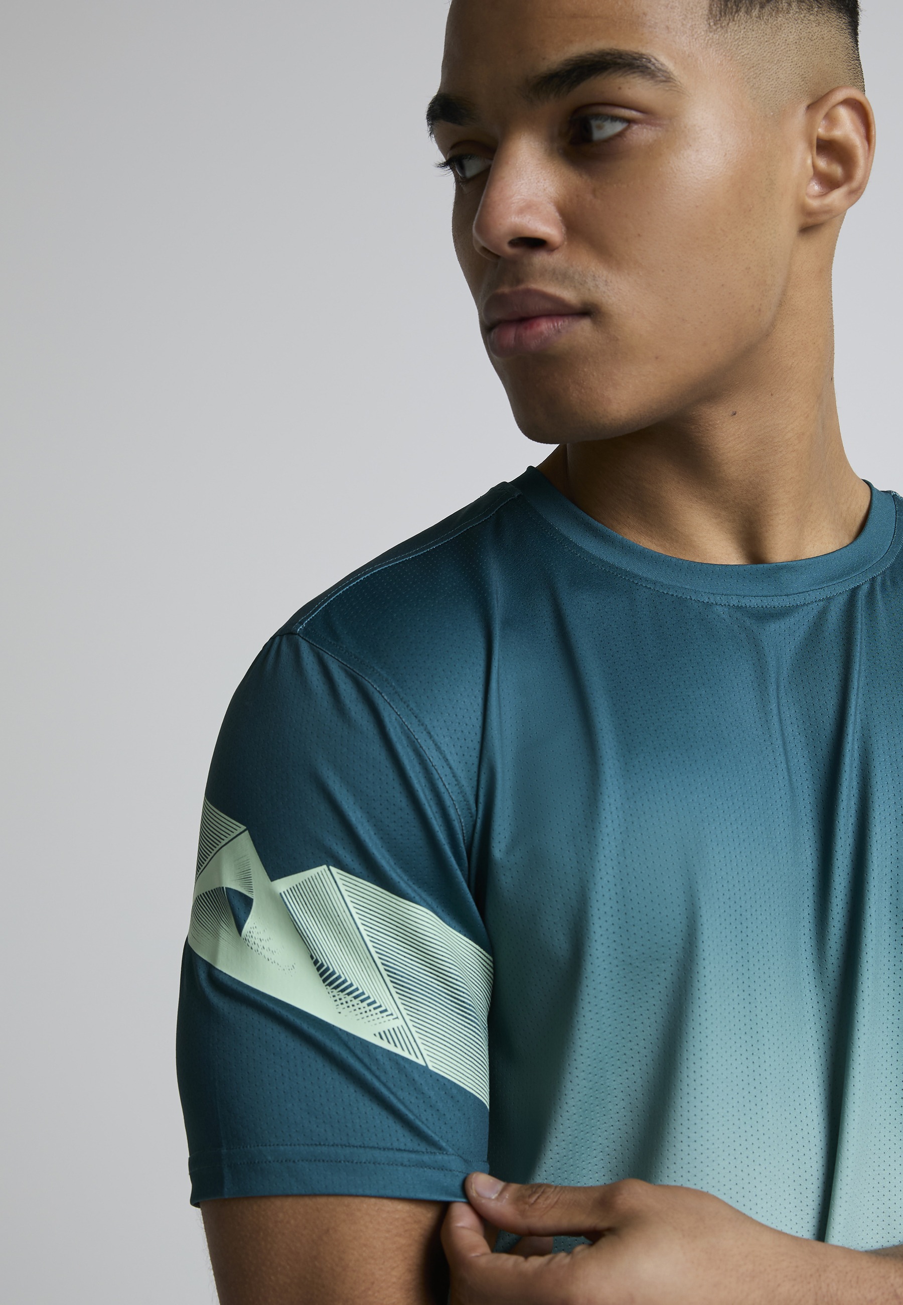 Monterrain T-Shirt »Monterrain DISTANCE OMBRE TEE« 1