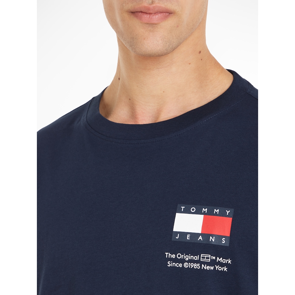 Tommy Jeans T-Shirt »TJM SLIM 2PACK S/S FLAG DNA TEE«, (Packung, 2er), mit großem Logodruck auf der Brust