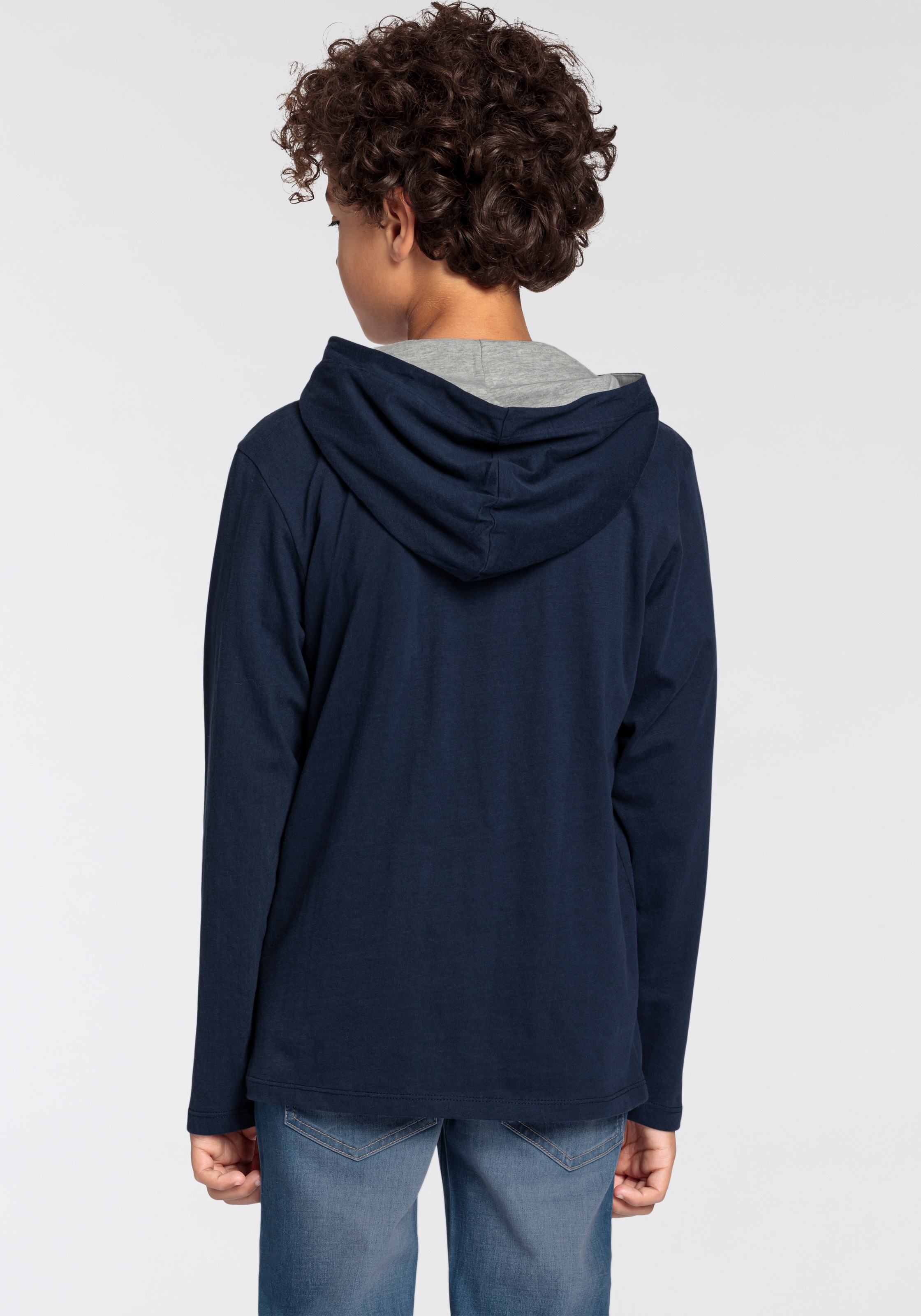 Thumbnail - DELMAO Kapuzenshirt "für Jungen" Langarm, Basic-Passform, bedruckt, aus Baumwolle