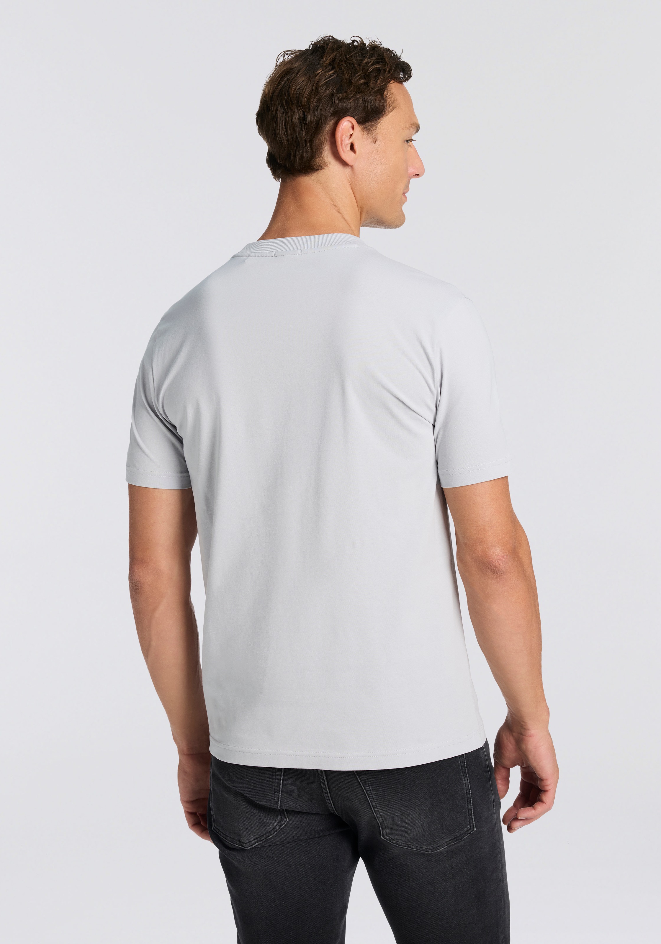 BOSS GREEN Rundhalsshirt "Tee" mit gummiertem Kontrast-Logo günstig online kaufen