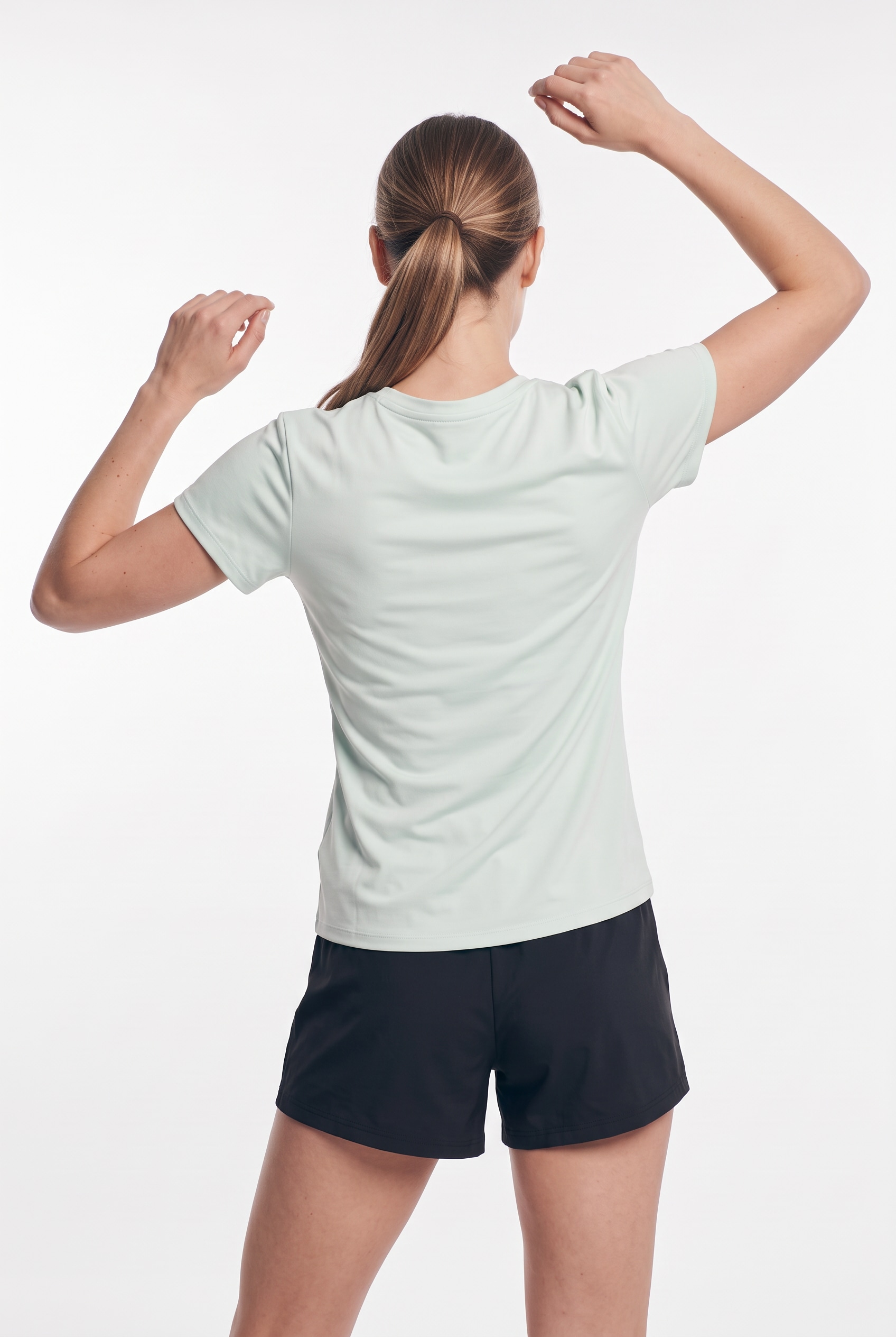 PUMA Trainingsshirt »W TAD ESSENTIAL LOGO TEE« Kurzarm, Sportmode, mit Rundhalsausschnitt